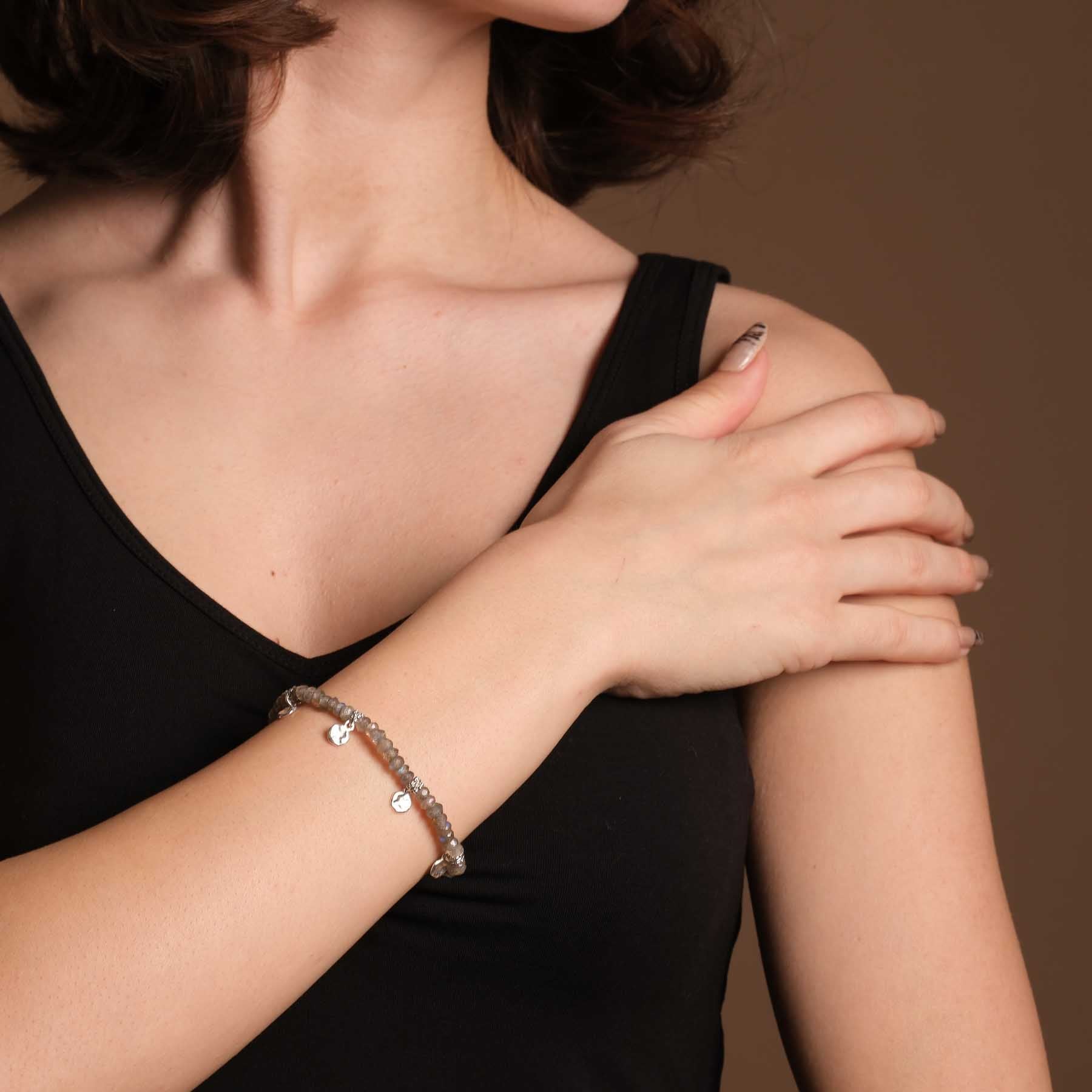 Bracelet Ananda en labradorite argentée