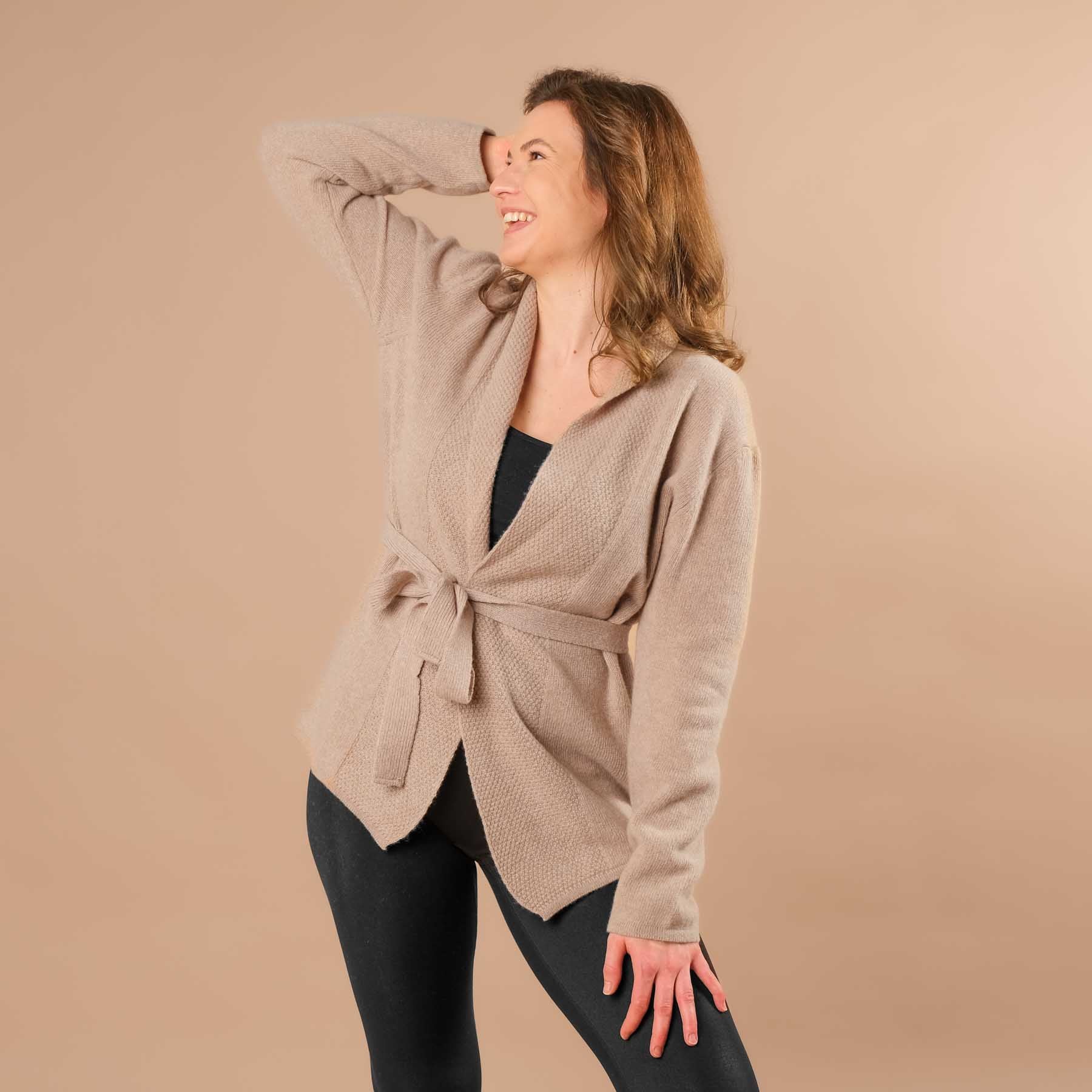 Merino Kaschmir Cardigan, Yoga Cardigan, nachhaltig, elegant beige