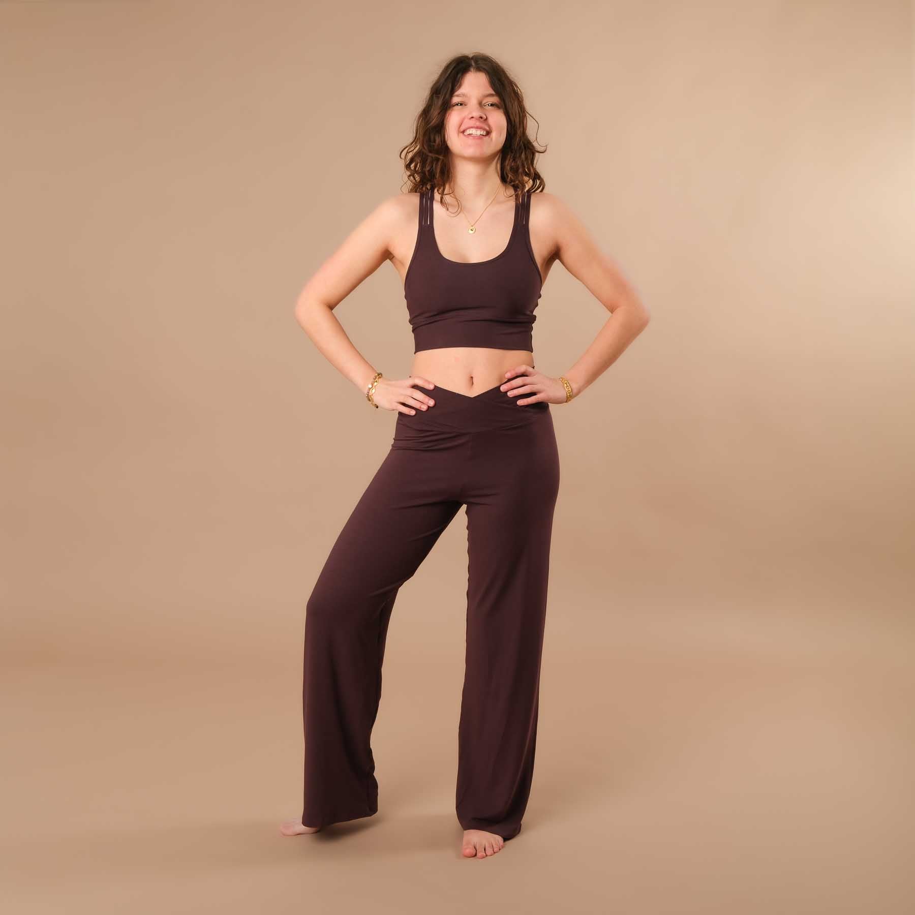 Yoga Crop Top CrissCross Bra aubergine, unglaublicher Tragekomfort und super weich auf der Haut