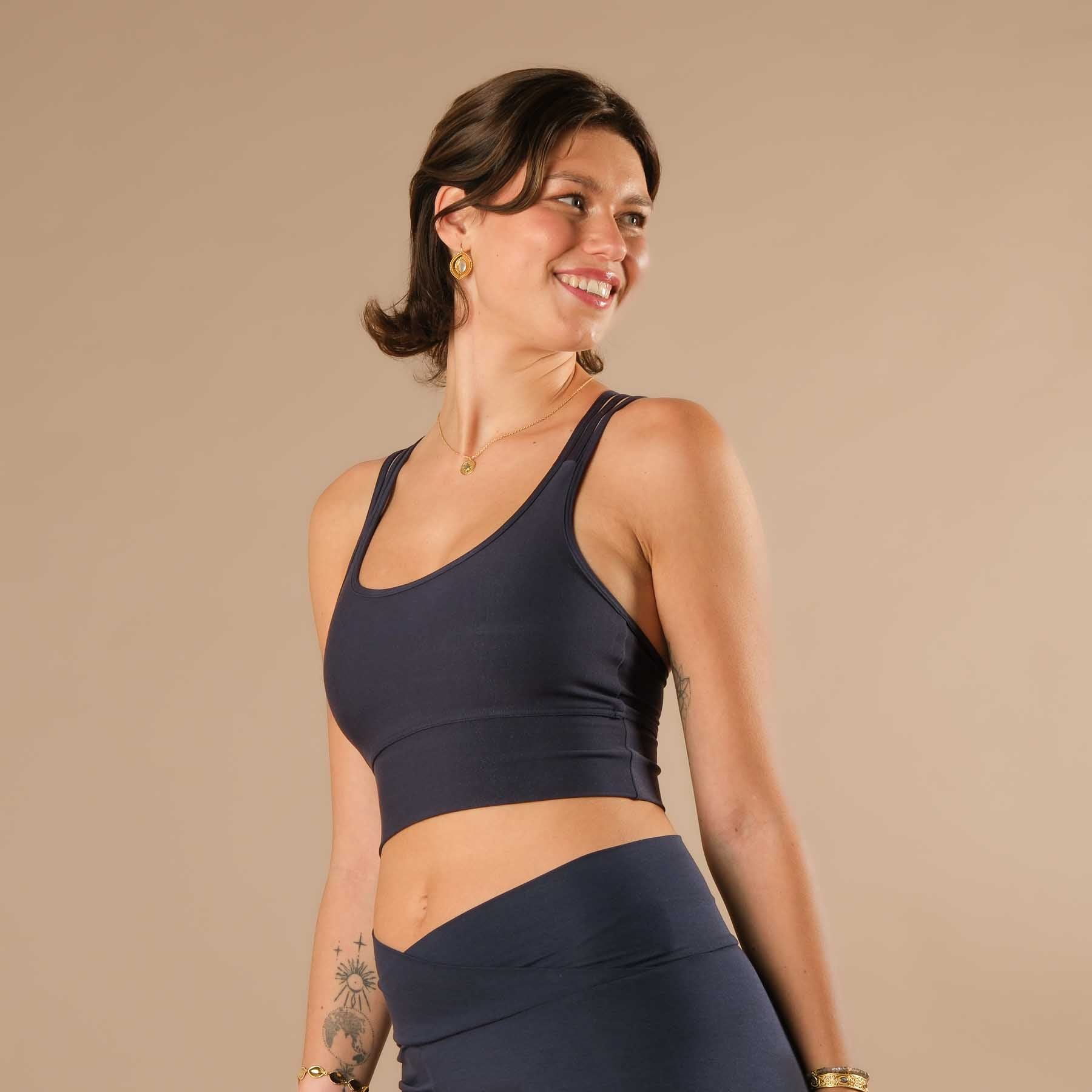 Brassière croisée courte pour le yoga, bleu marine, incroyablement confortable et ultra douce sur la peau