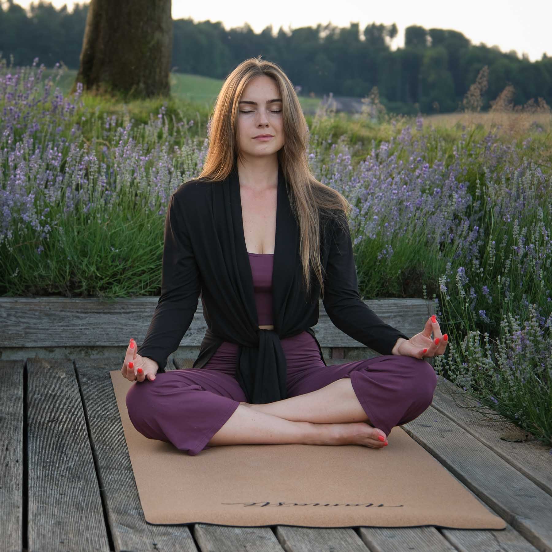 Comfy Yoga Cardigan in der Schweiz hergestellt schwarz