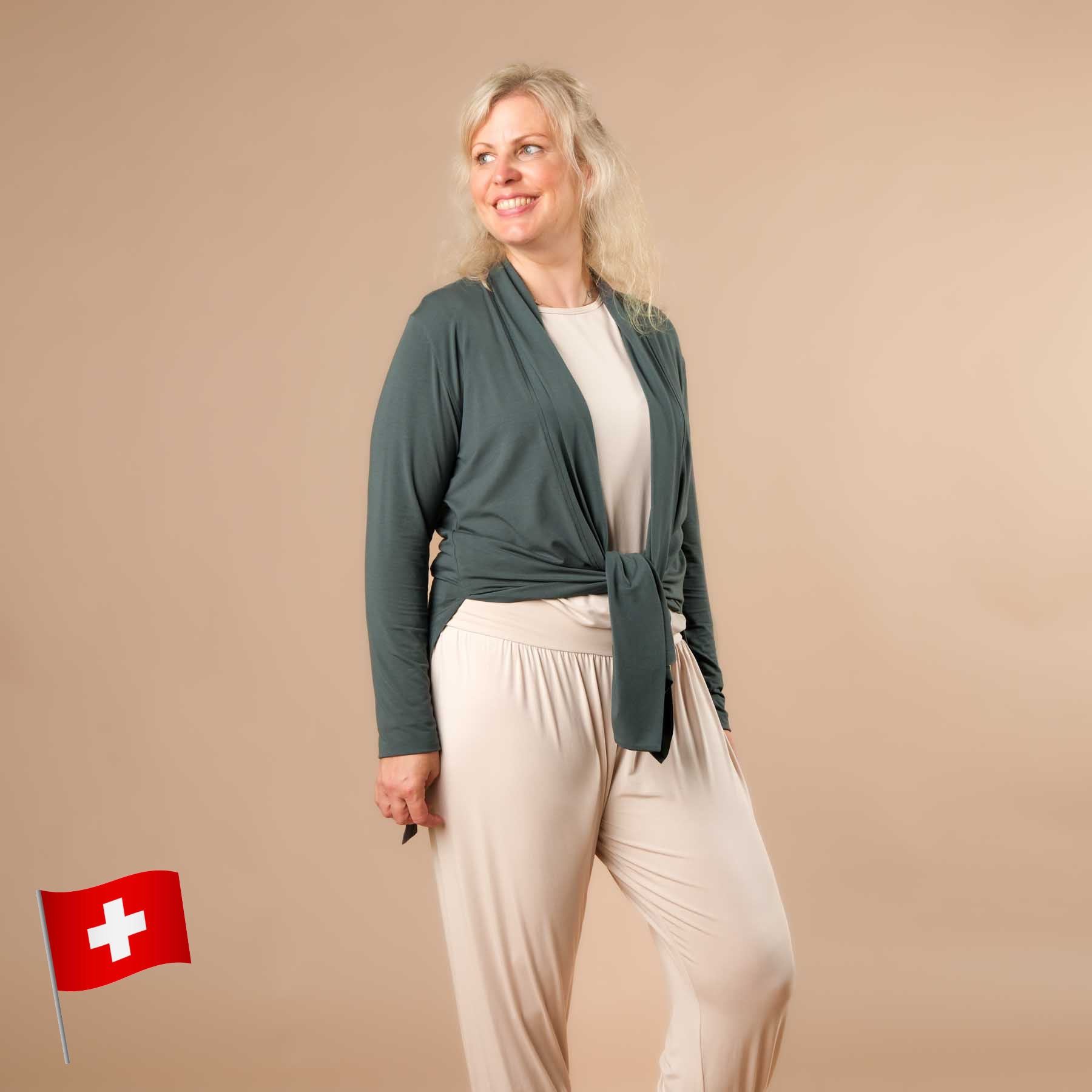 Comfy Yoga Cardigan in der Schweiz hergestellt smaragd