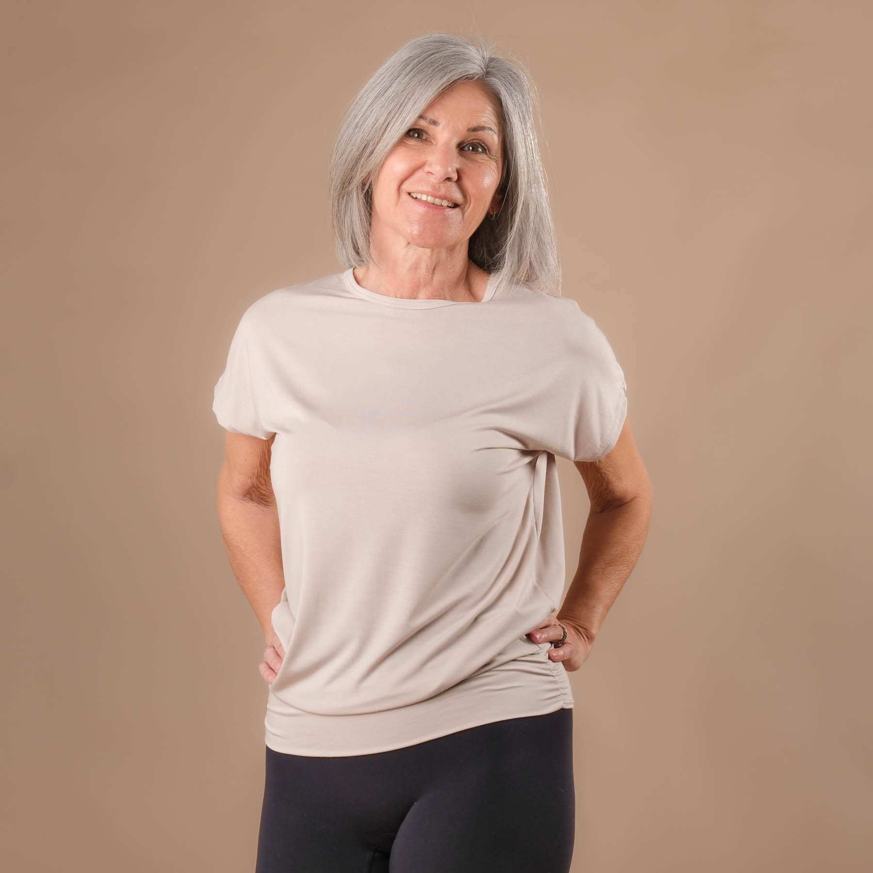 Yoga Shirt Comfy kurzarm nachhaltig in der Schweiz hergestellt sand