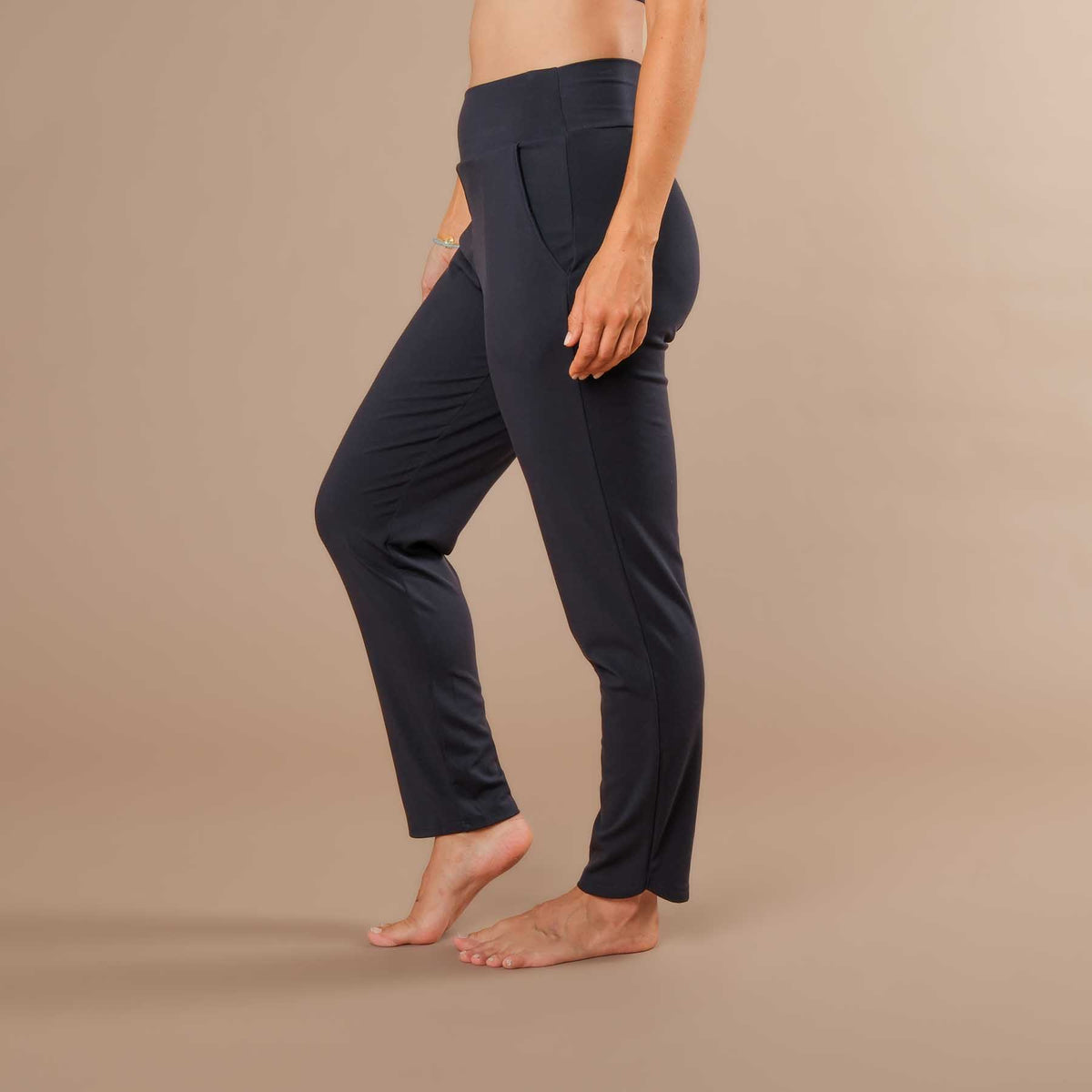Damen Hose Comfy Elegance Yoga und Reisehose Swiss made navy blau