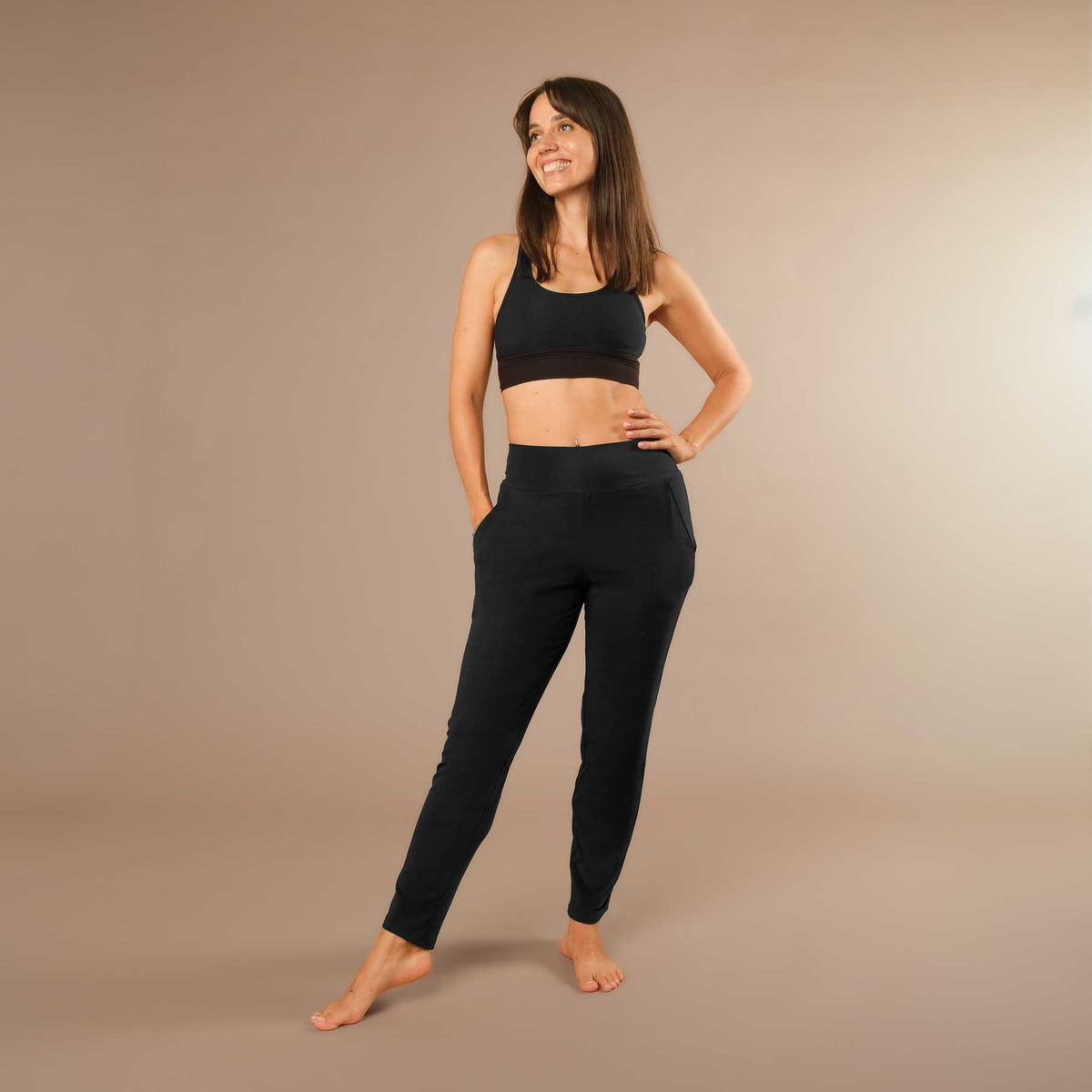 Pantaloni da donna Comfy Elegance: pantaloni da yoga e da viaggio, Swiss made, neri