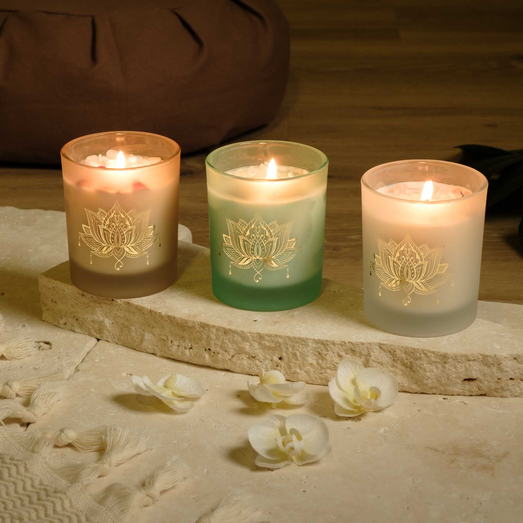 Duftkerze Vanille & Lavendel mit Edelsteinen weiss