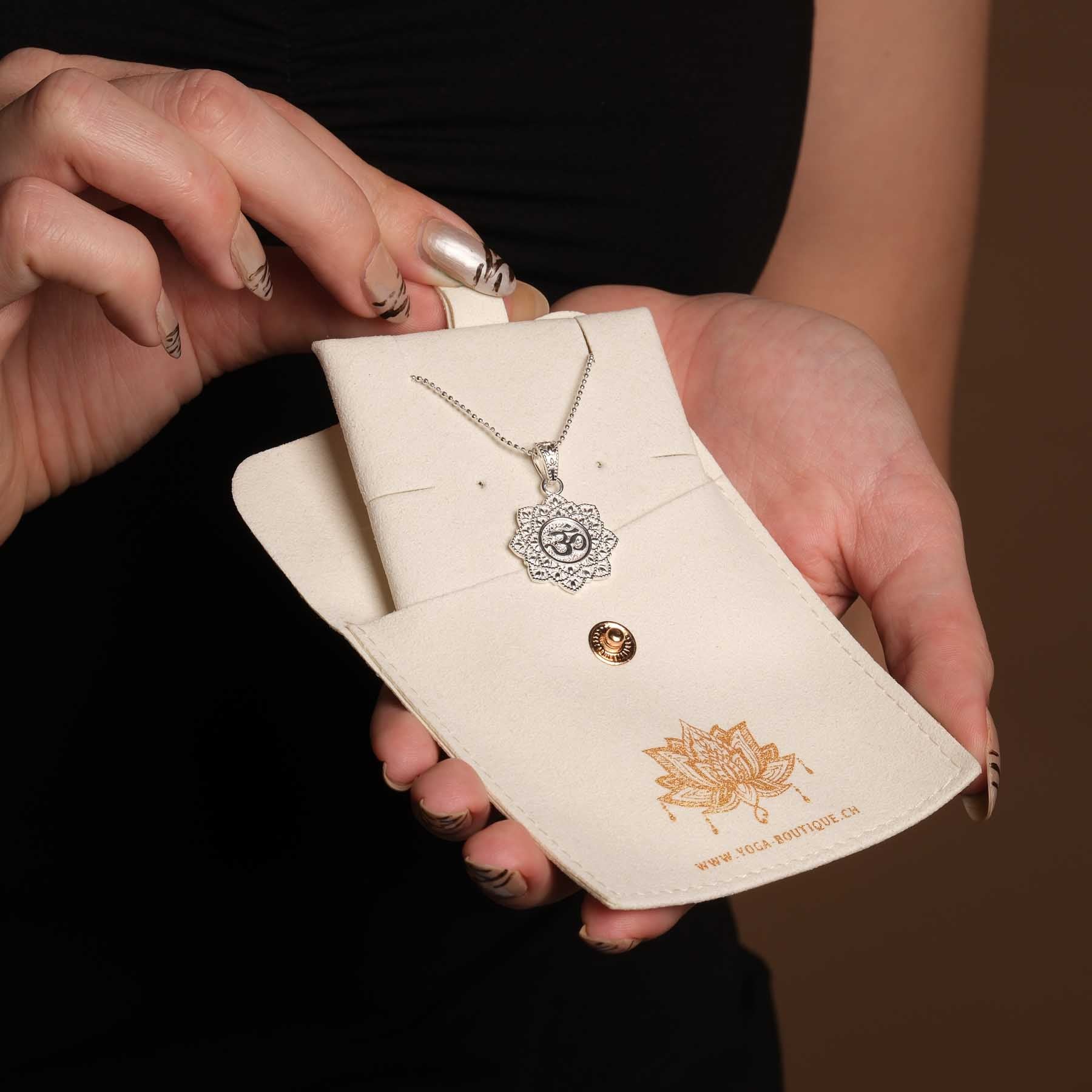 Collier Mandala OM en argent sterling 925