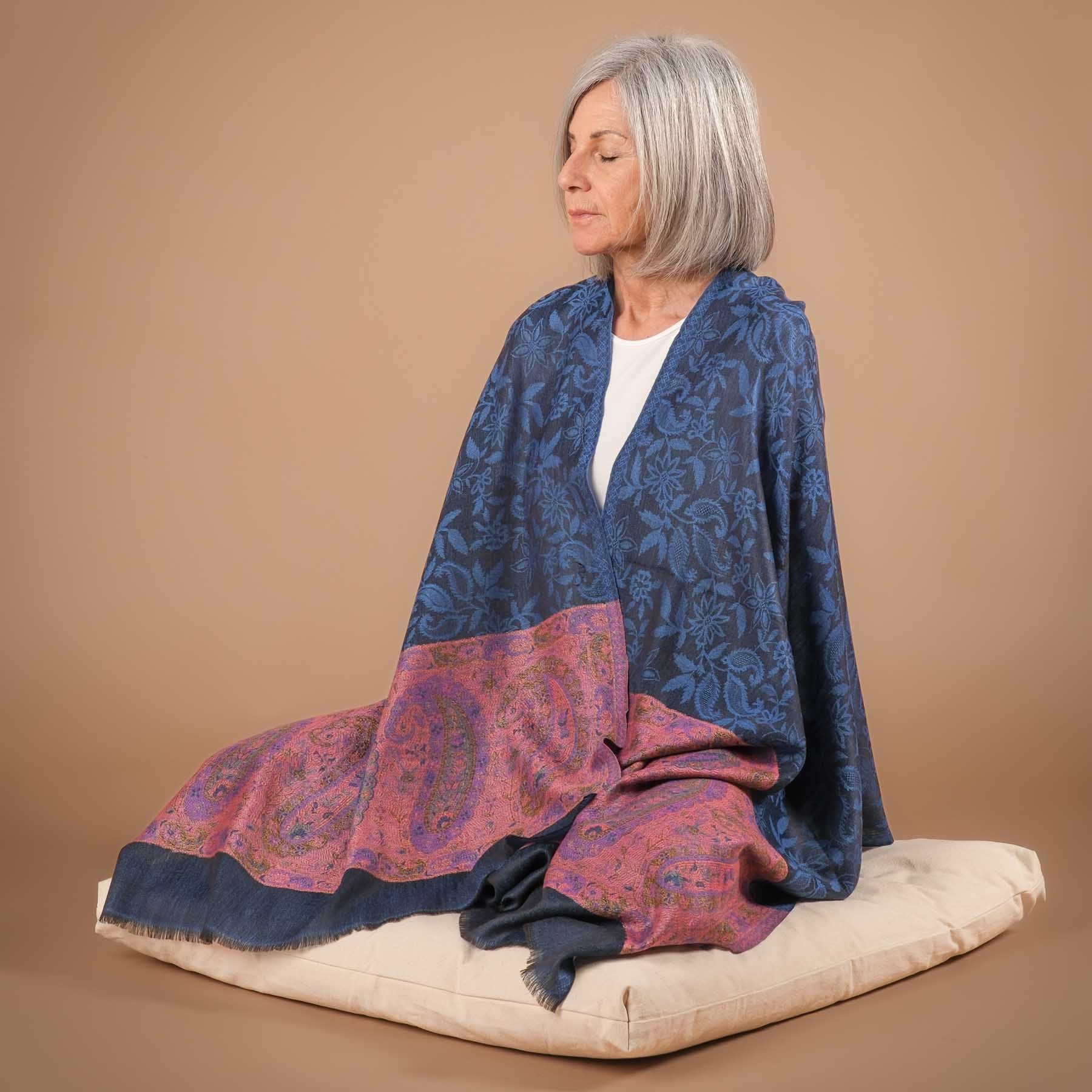 Meditationstuch Schal Feinwolle Aries