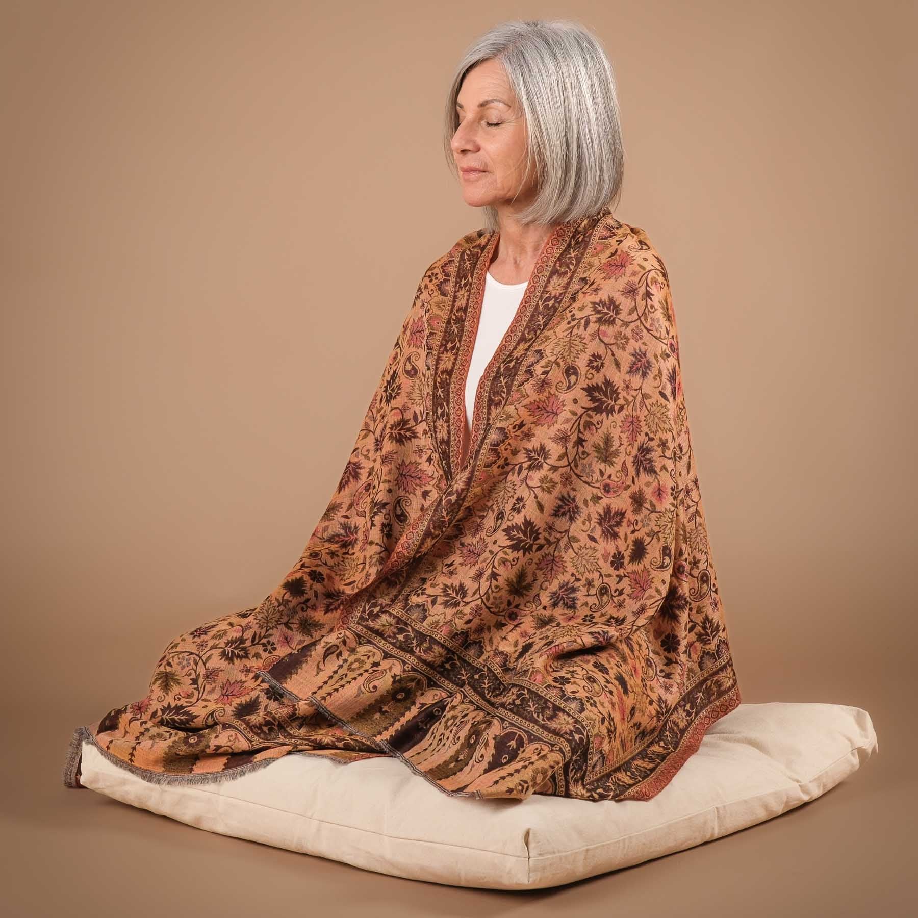 Meditationstuch Schal Feinwolle Cinderella