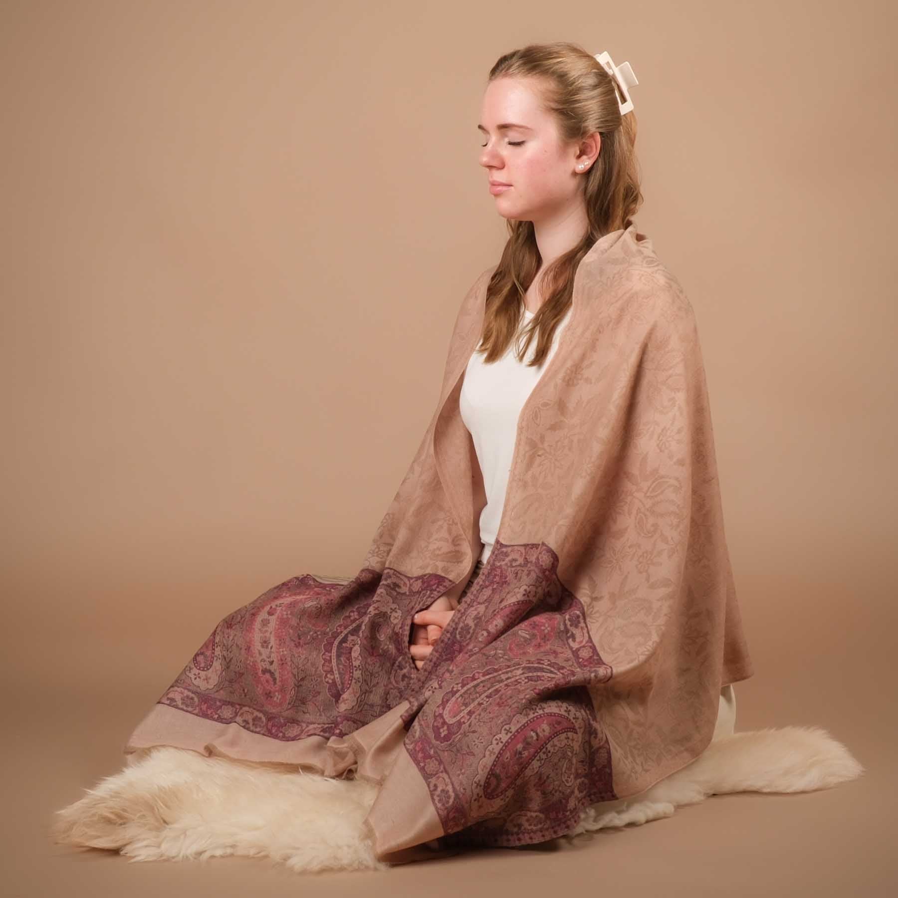 Meditationstuch Schal Feinwolle Desert Rose