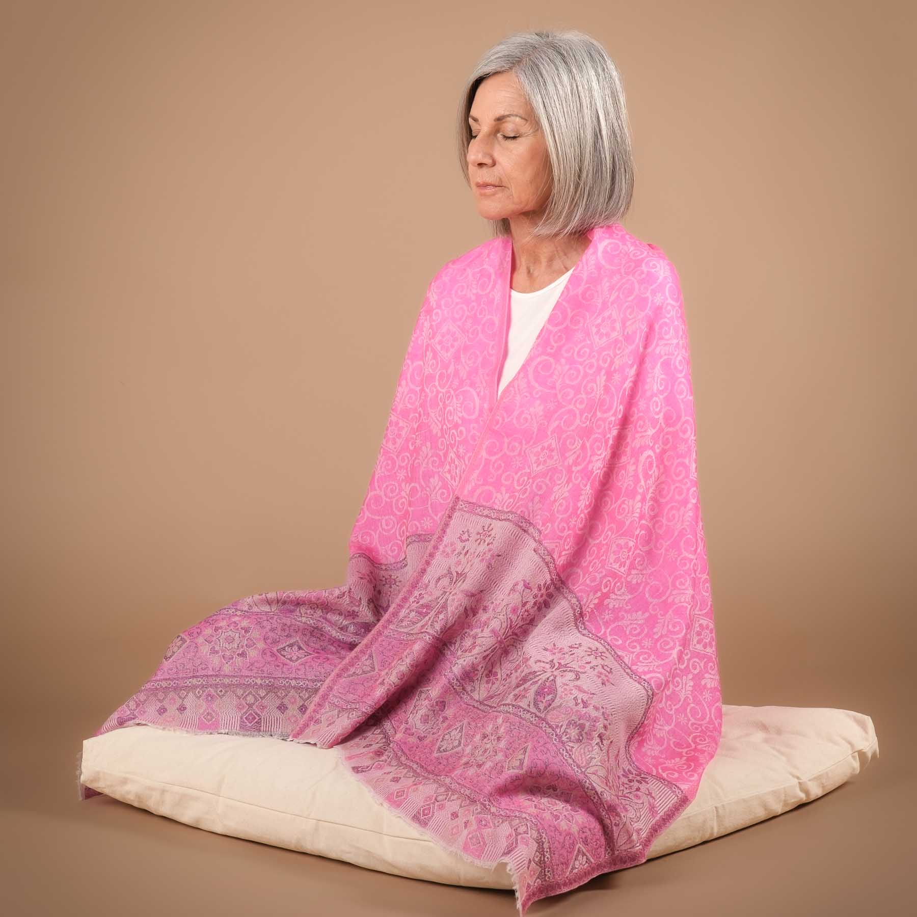 Meditationstuch Schal Feinwolle Pinky