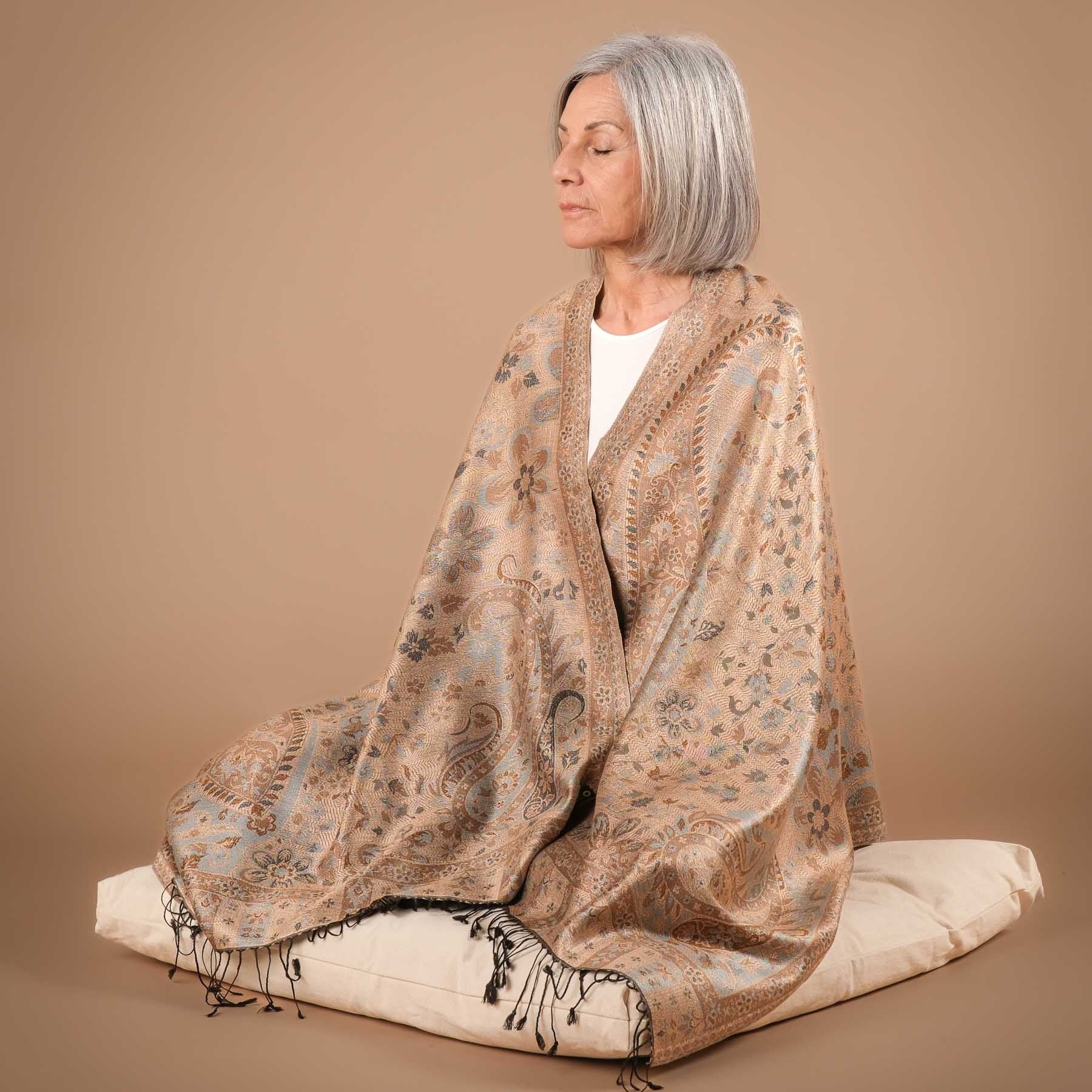 Meditationstuch Schal Seide Estelle