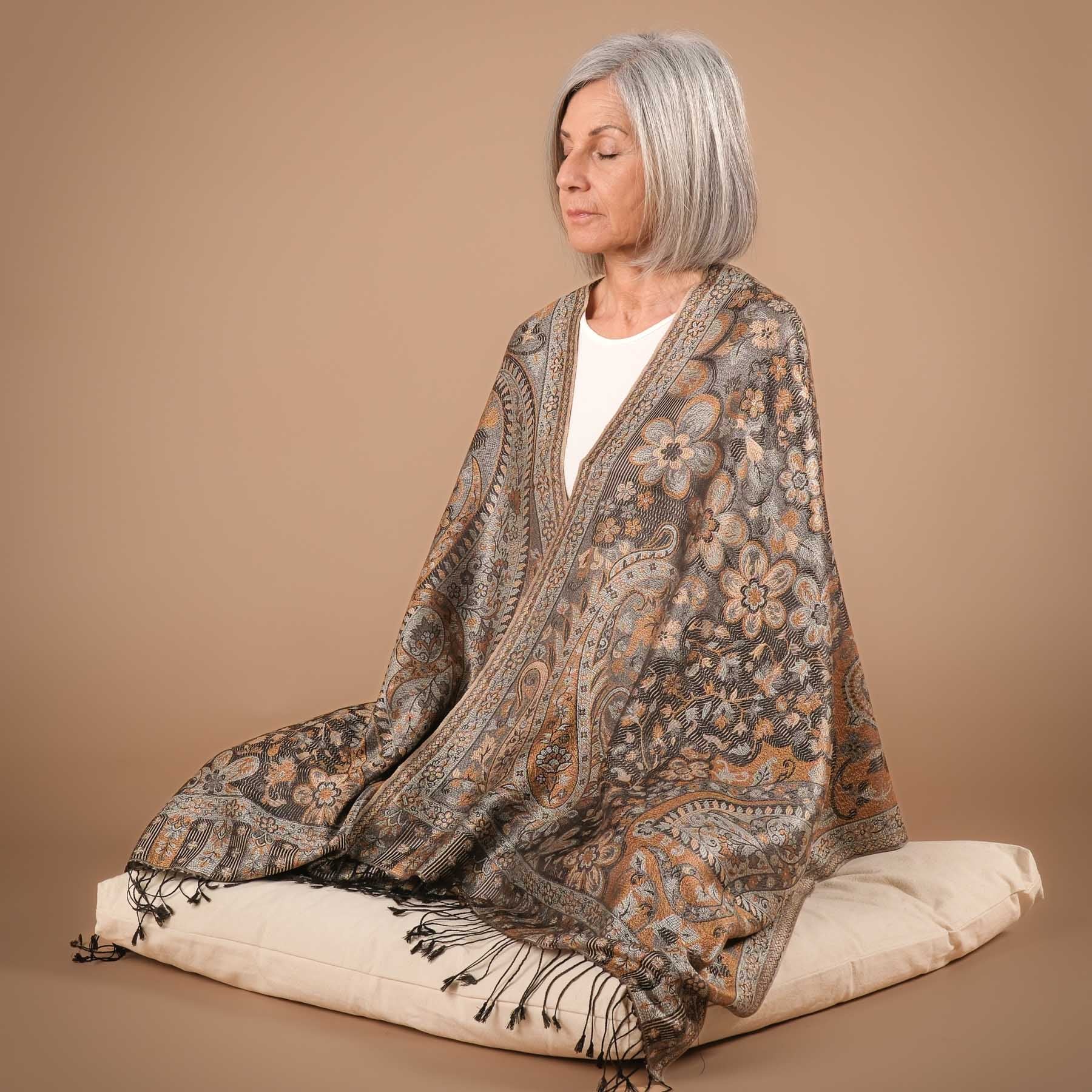 Meditationstuch Schal Seide Estelle
