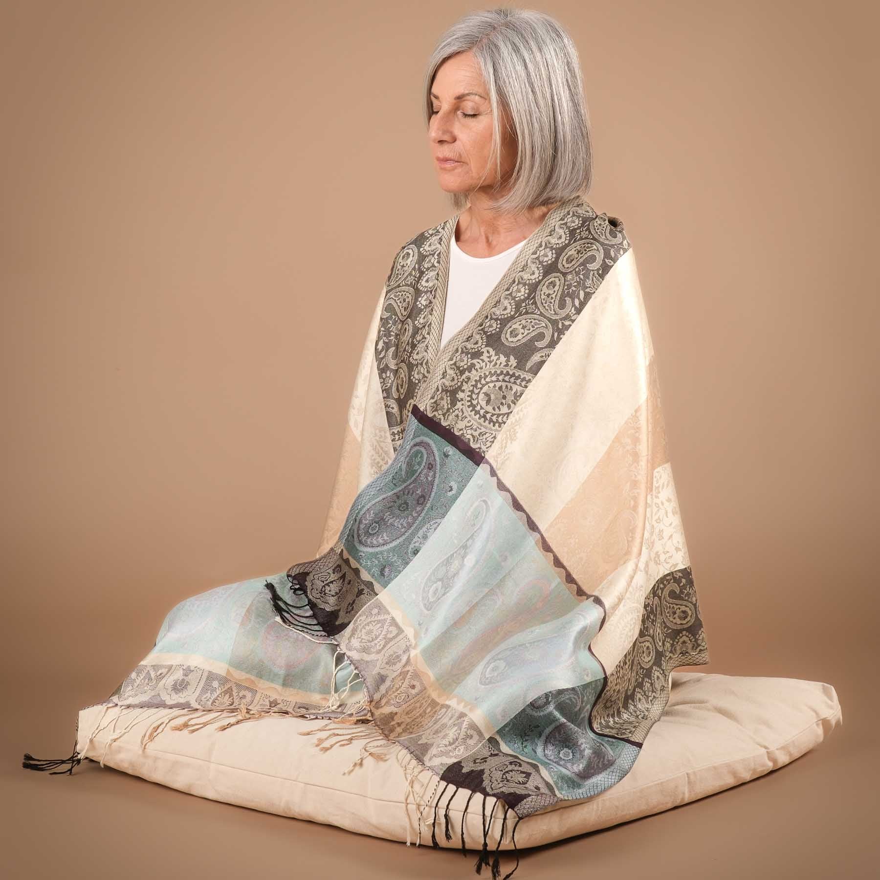 Meditationstuch Schal Seide Nuria