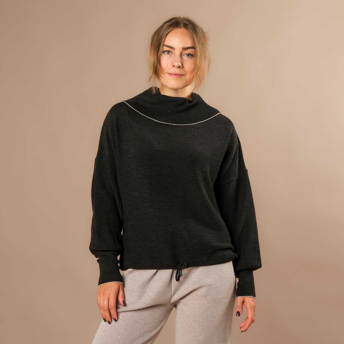Merino Rollkragen Pullover nachhaltig und Swiss made anthrazit