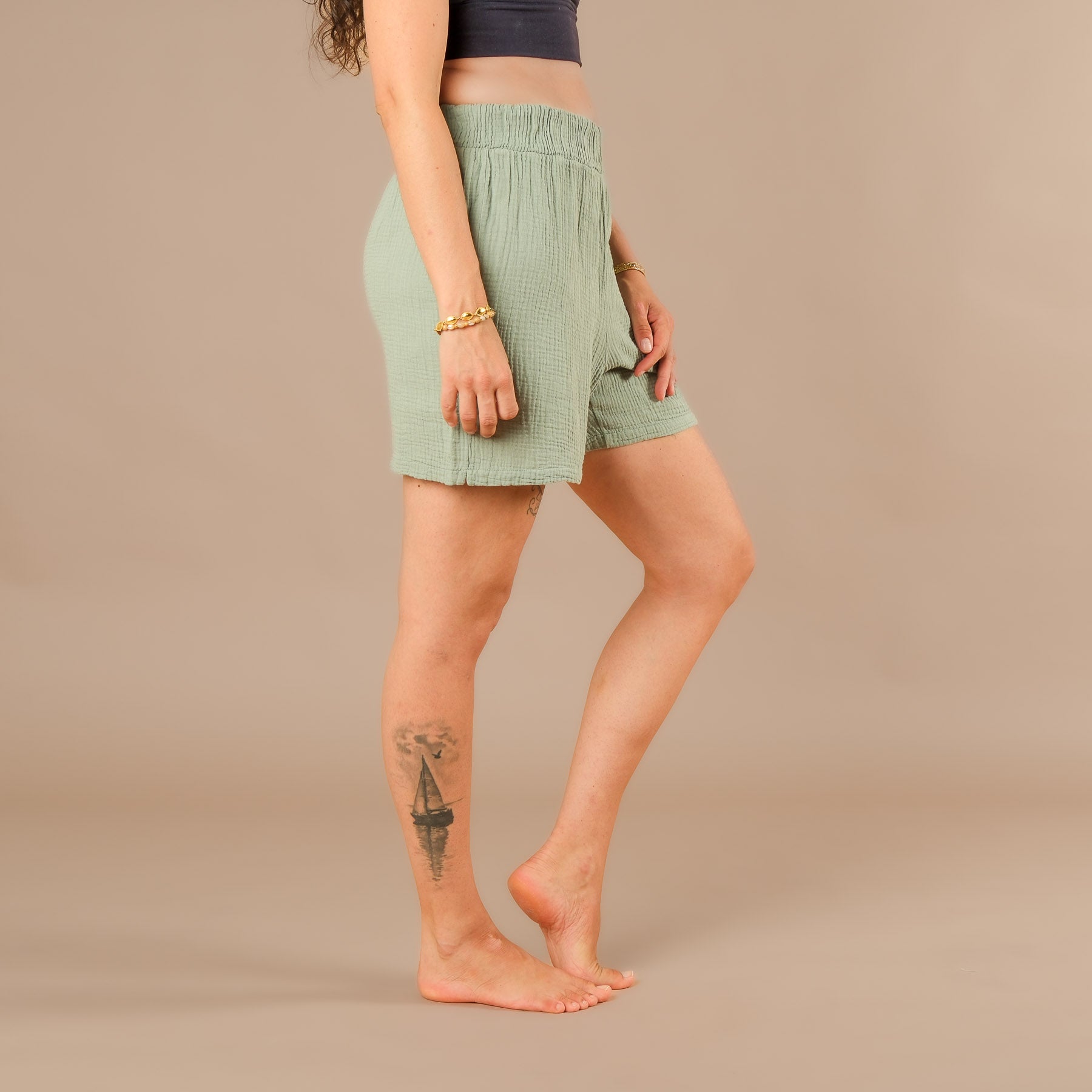 Pantaloncini leggeri in mussola da donna, verde salvia