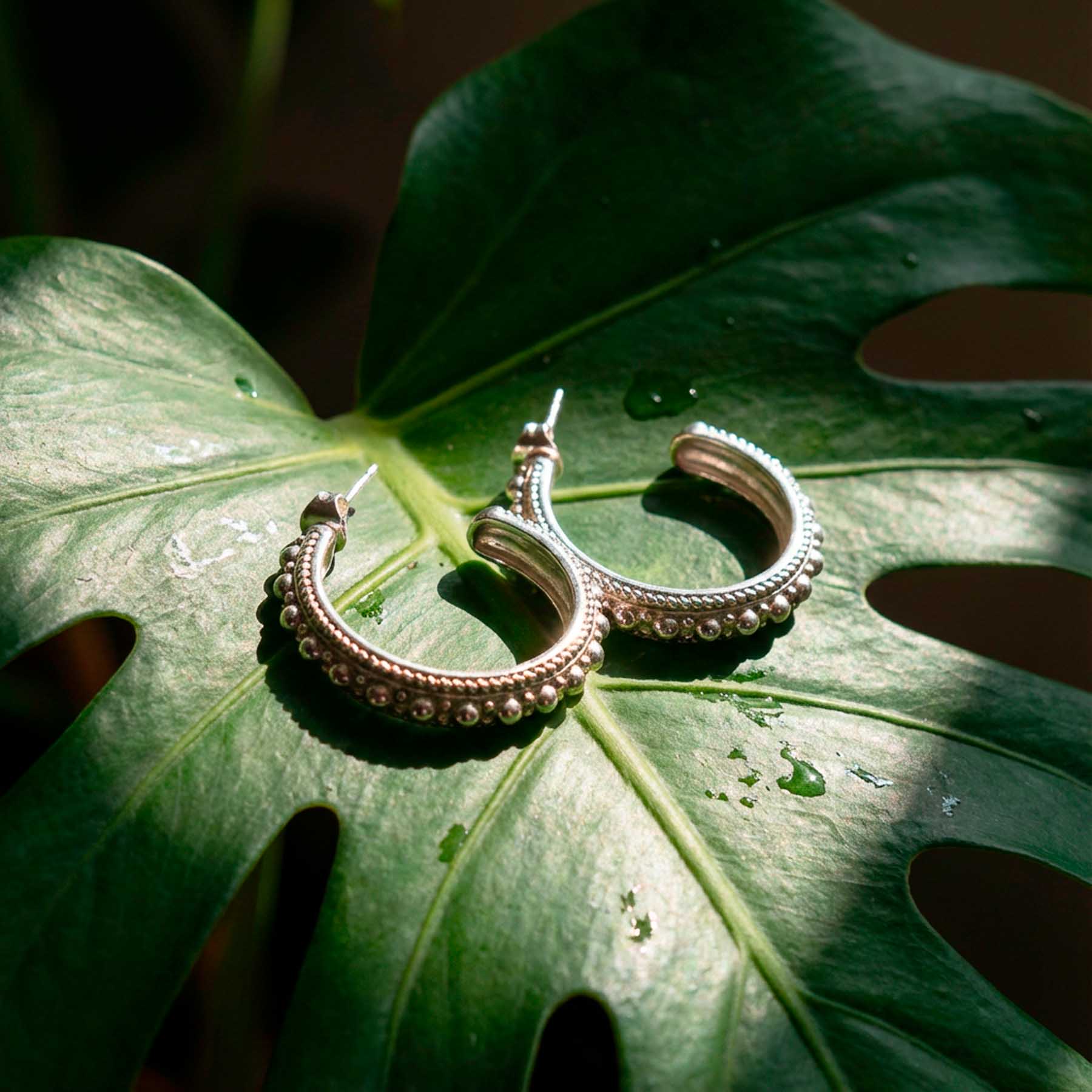 Orecchini a cerchio Magdalena in stile indiano argento