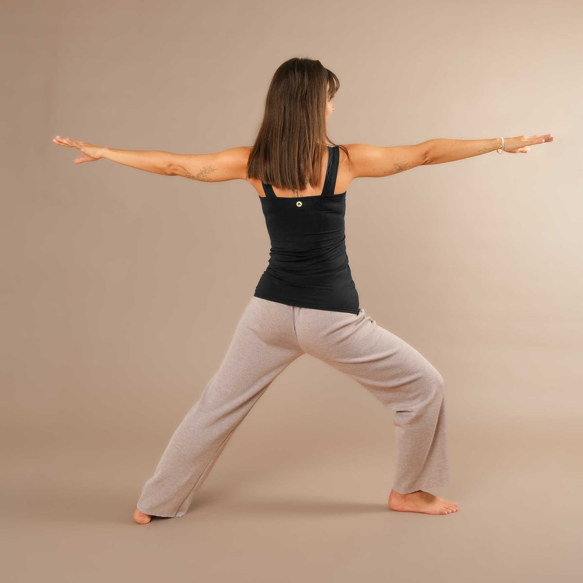 Yoga Tank Top Square Neck Swiss made aus Tencel Modal Naturfaser schwarz