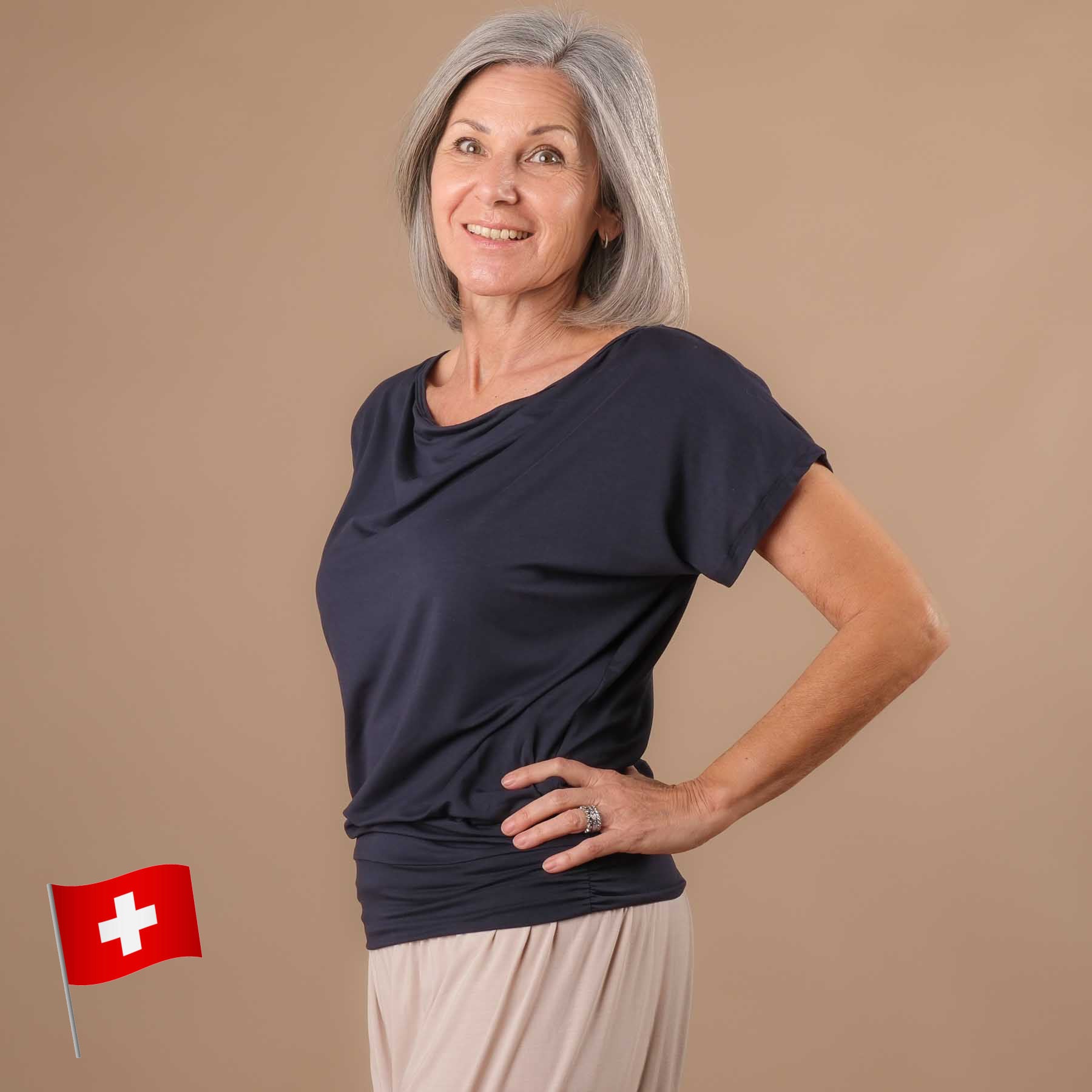 Yoga Wasserfall Shirt, super nachhaltig, in der Schweiz genäht, navy blau