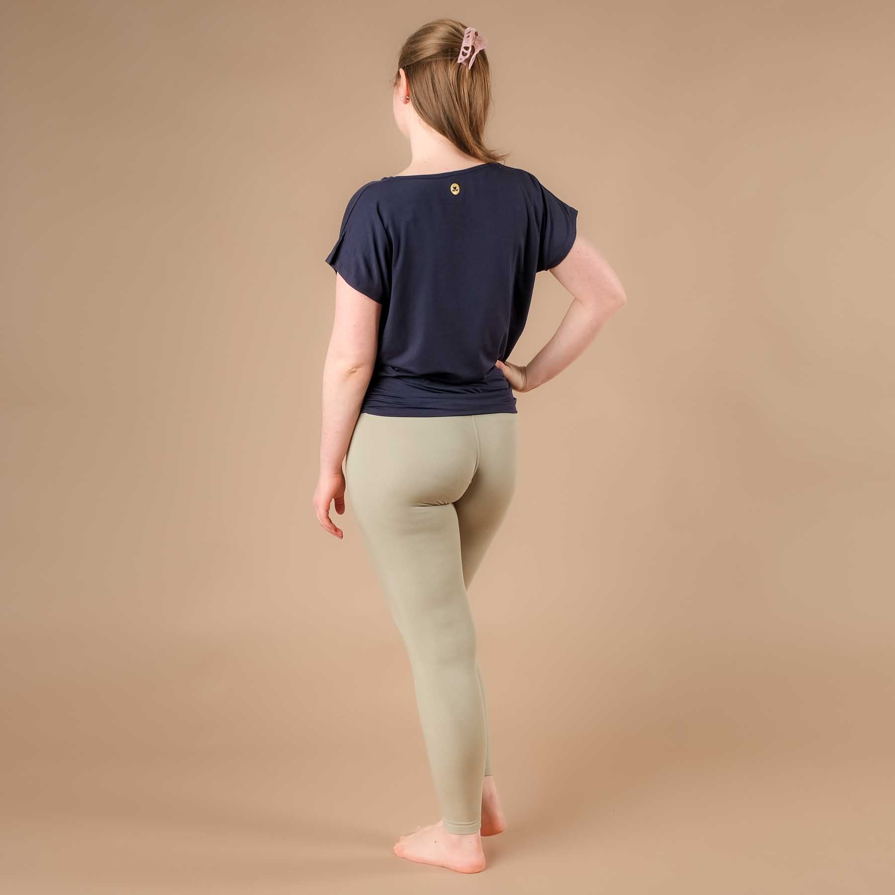 Yoga Wasserfall Shirt, super nachhaltig, in der Schweiz genäht, navy blau