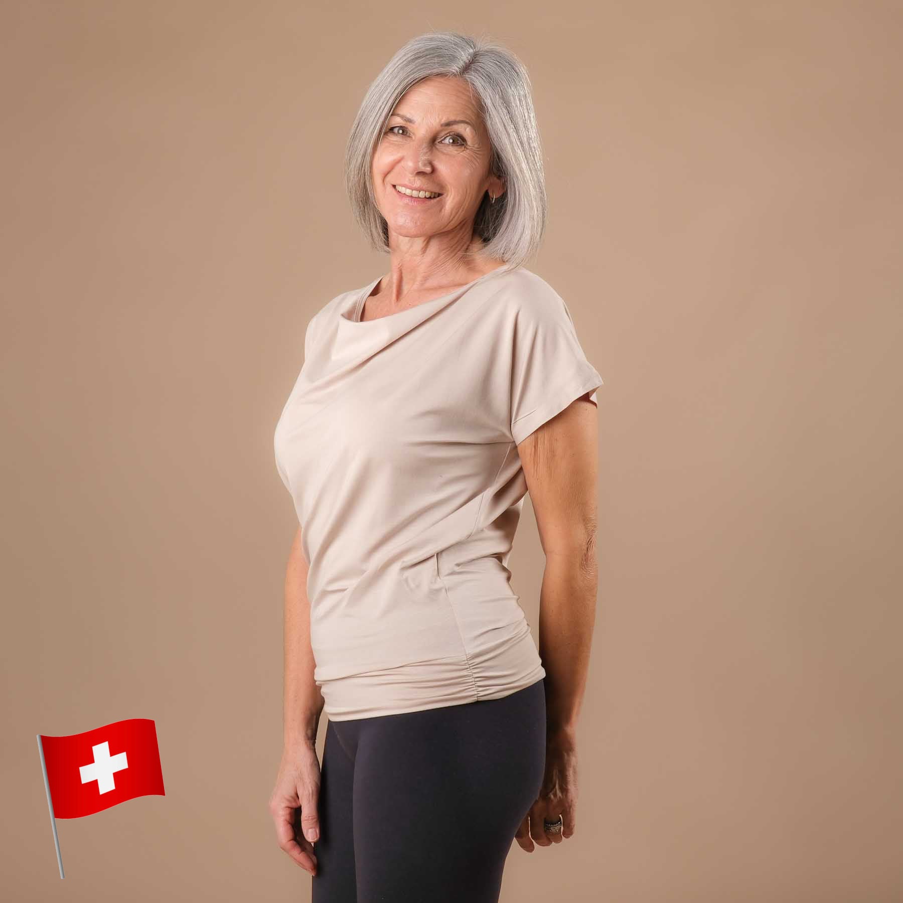 Yoga Wasserfall Shirt, super nachhaltig, in der Schweiz genäht, sand