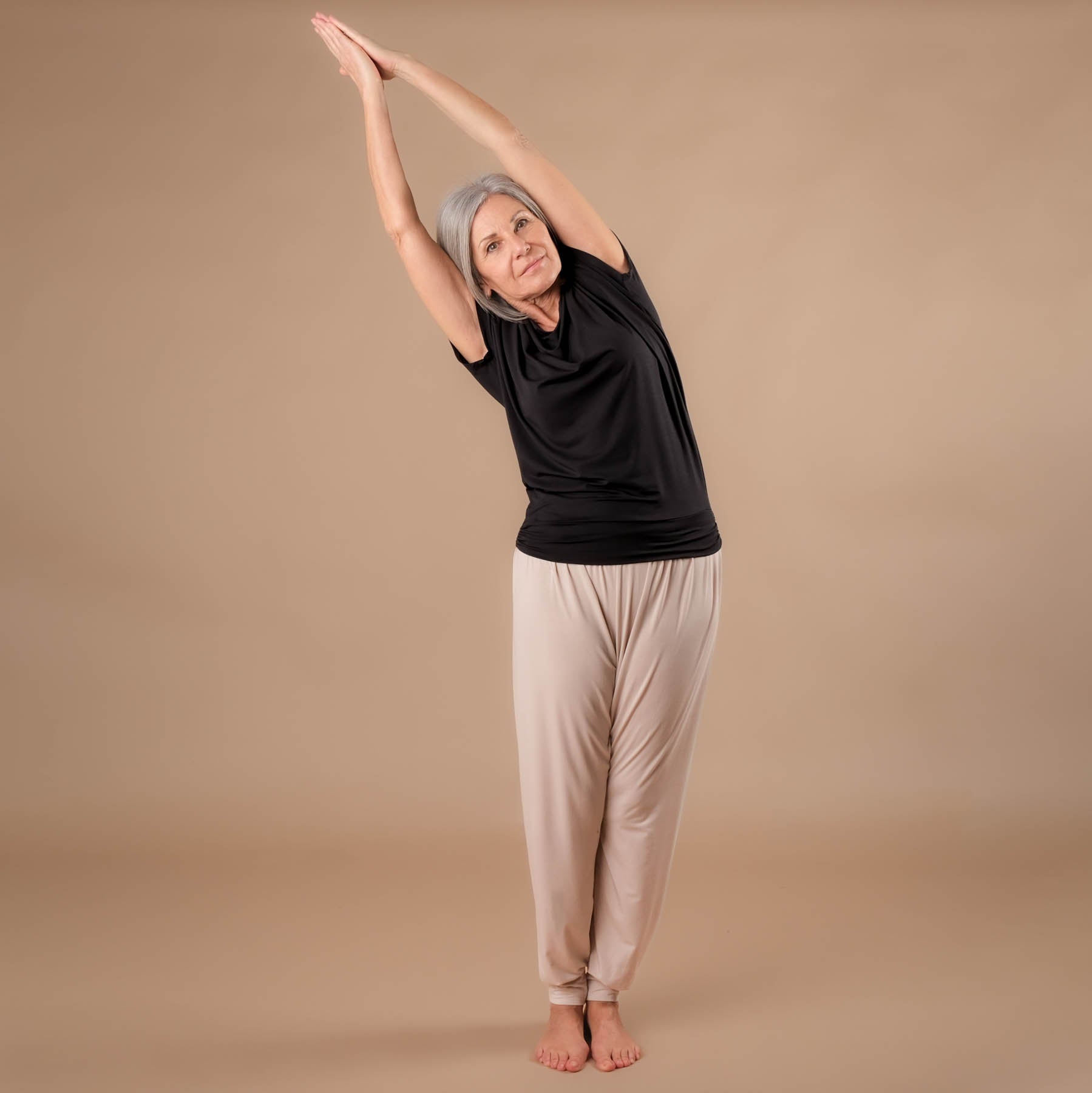 Yoga Wasserfallshirt schwarz, nachhaltiger Stoff, super bequem, in der Schweiz genäht