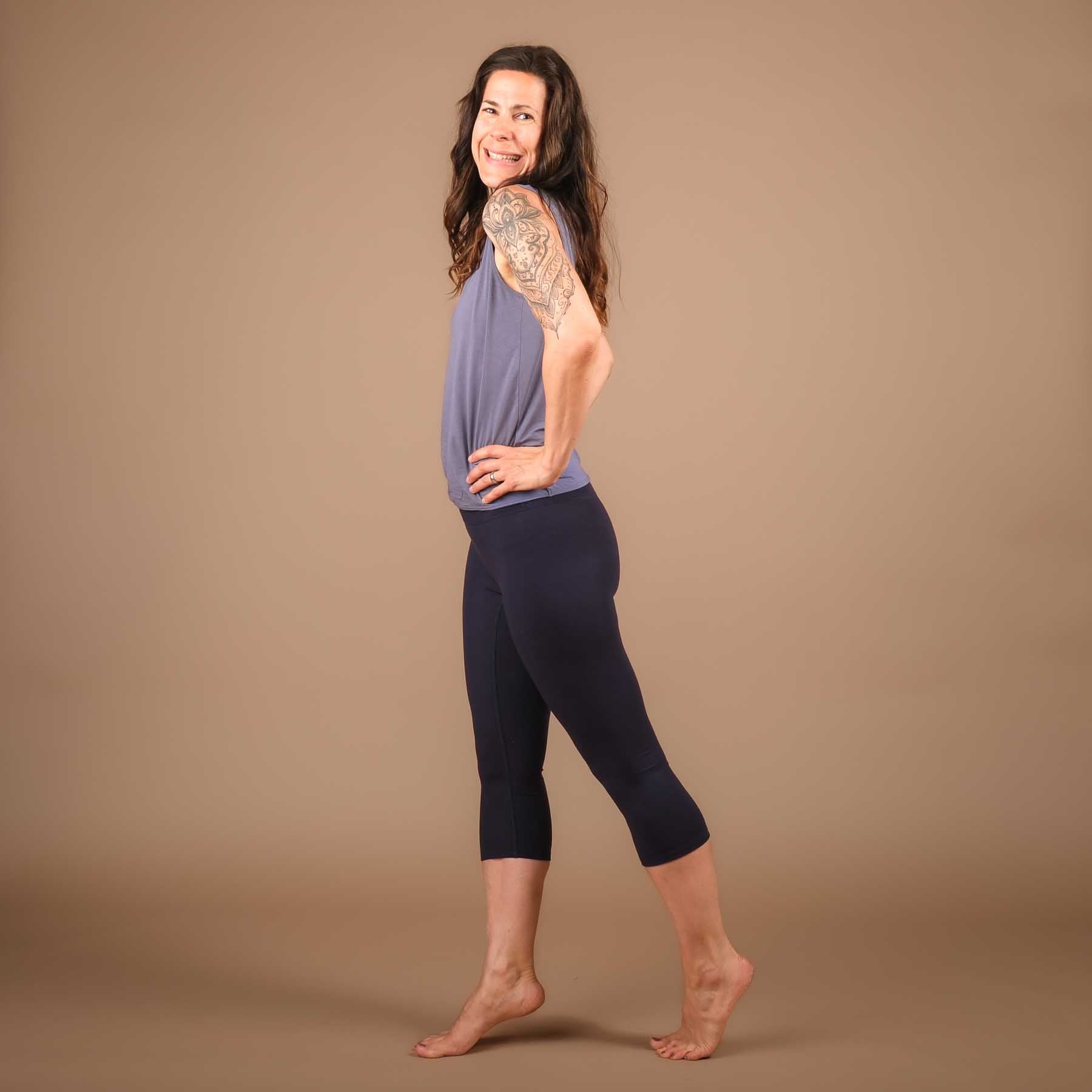 Yoga Capri Leggings Comfy navy nachhaltig in der Schweiz hergestellt