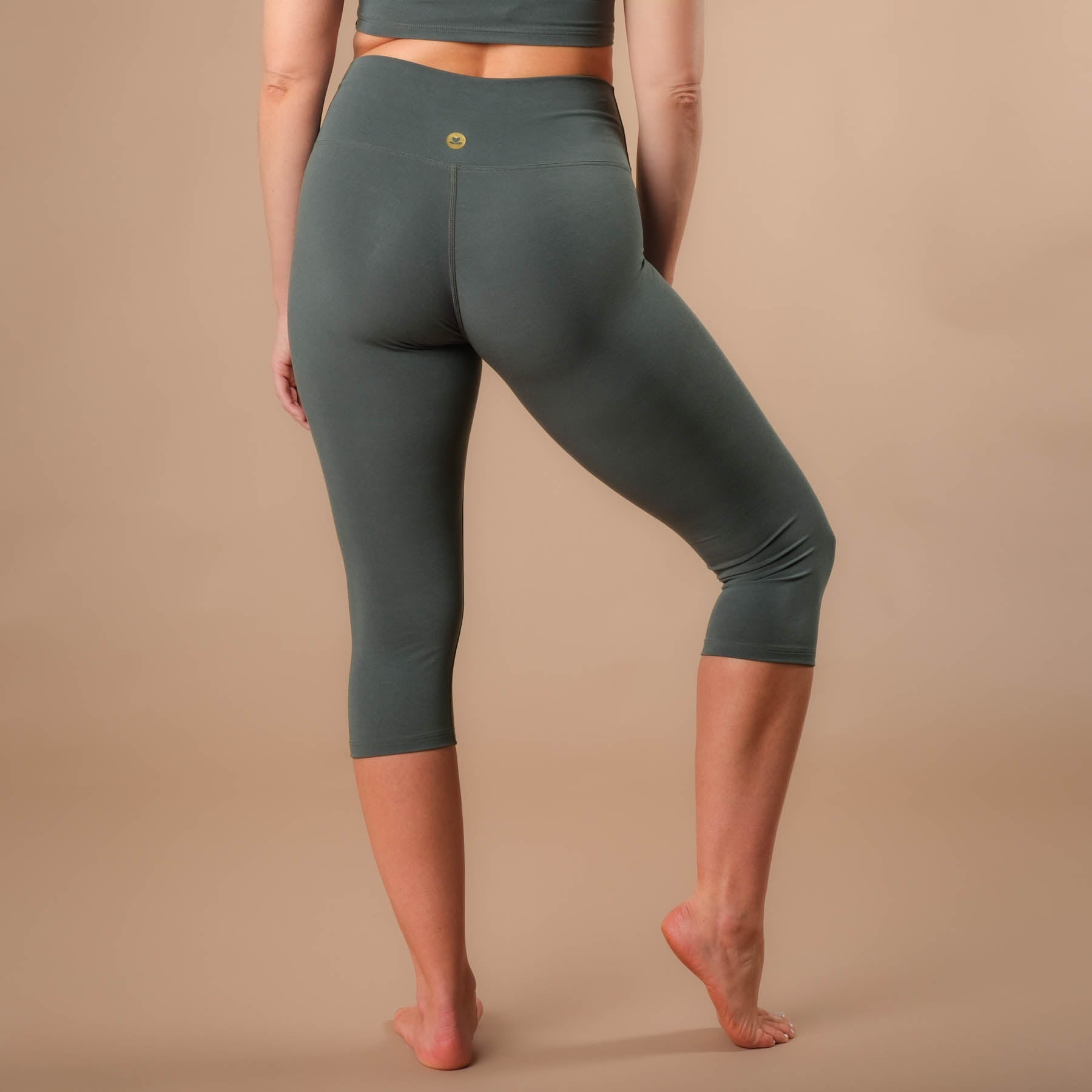 Yoga Capri Leggings Comfy smaragd nachhaltig in der Schweiz hergestellt