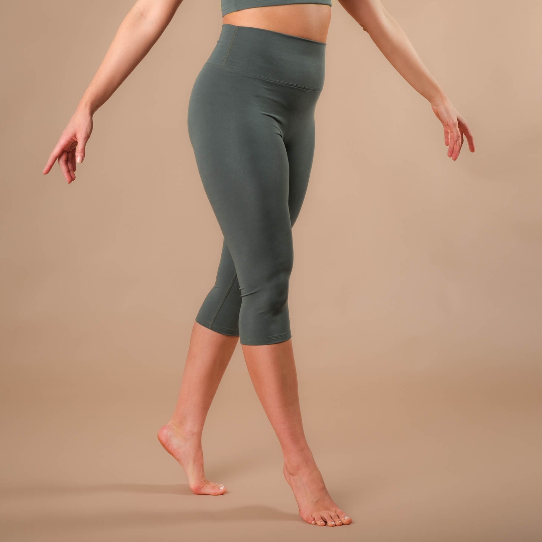 Yoga Capri Leggings Comfy smaragd nachhaltig in der Schweiz hergestellt