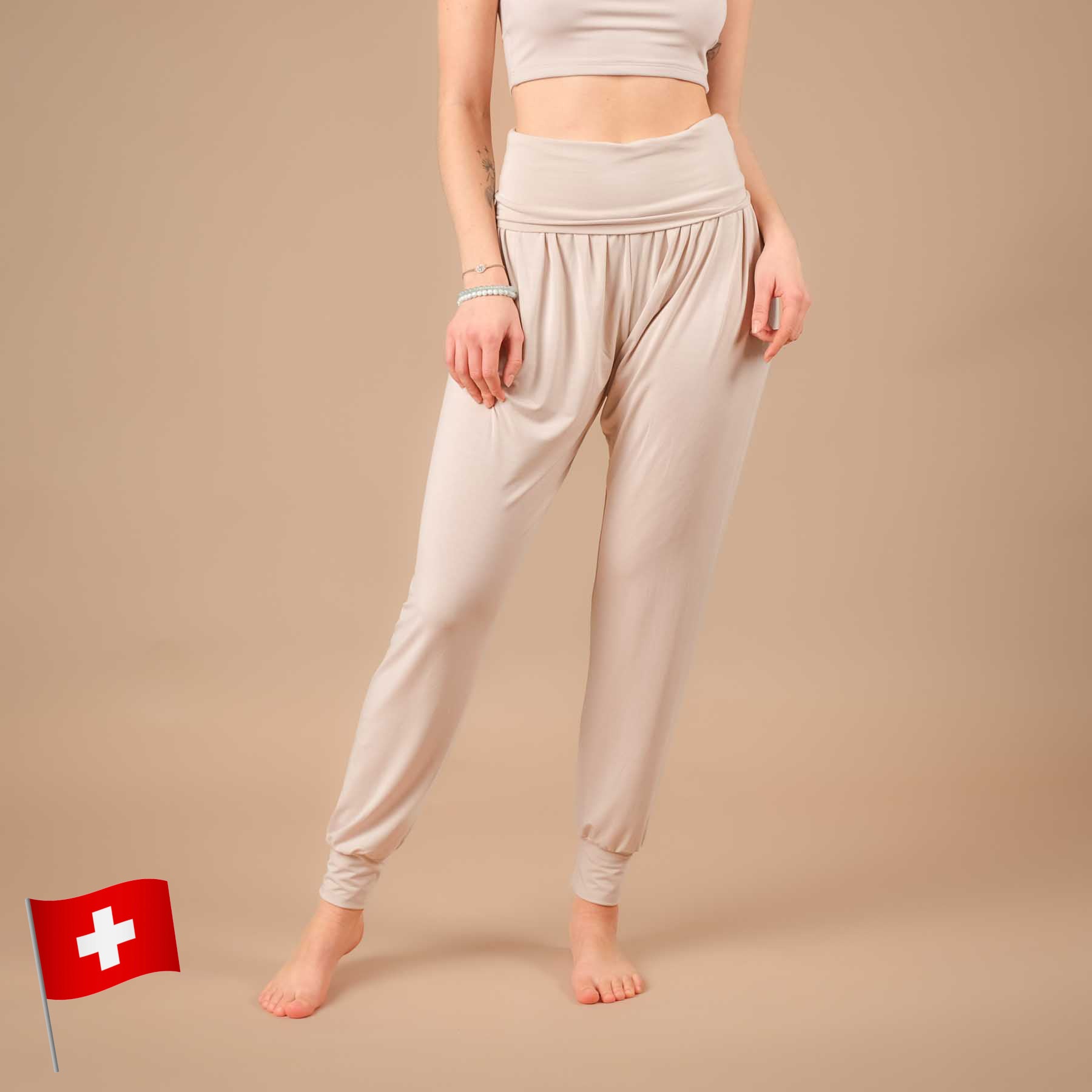 Lockere Yoga Hose Taj Mahal lang nachhaltig in der Schweiz hergestellt sand