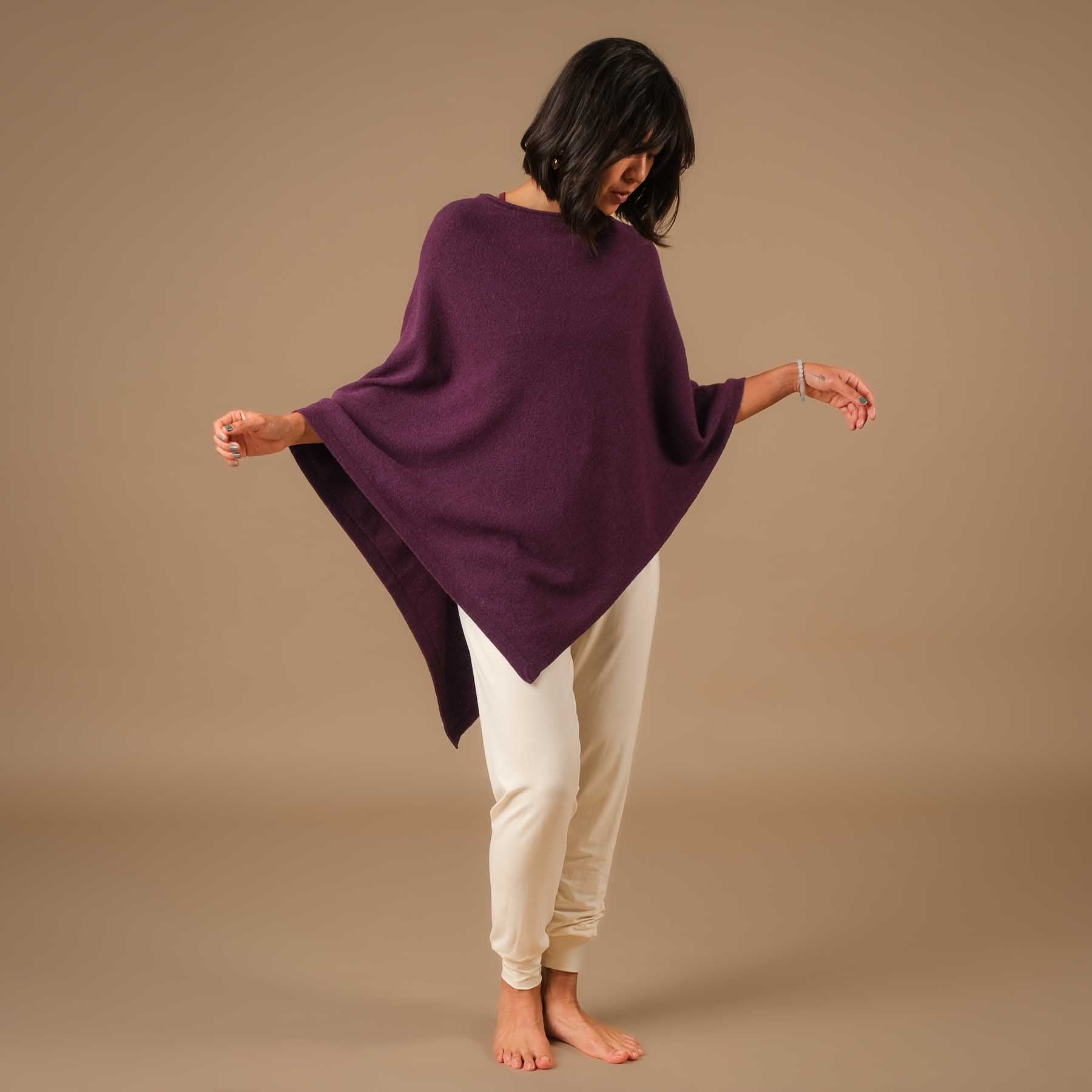 Nachhaltiger Kaschmir Poncho aubergine