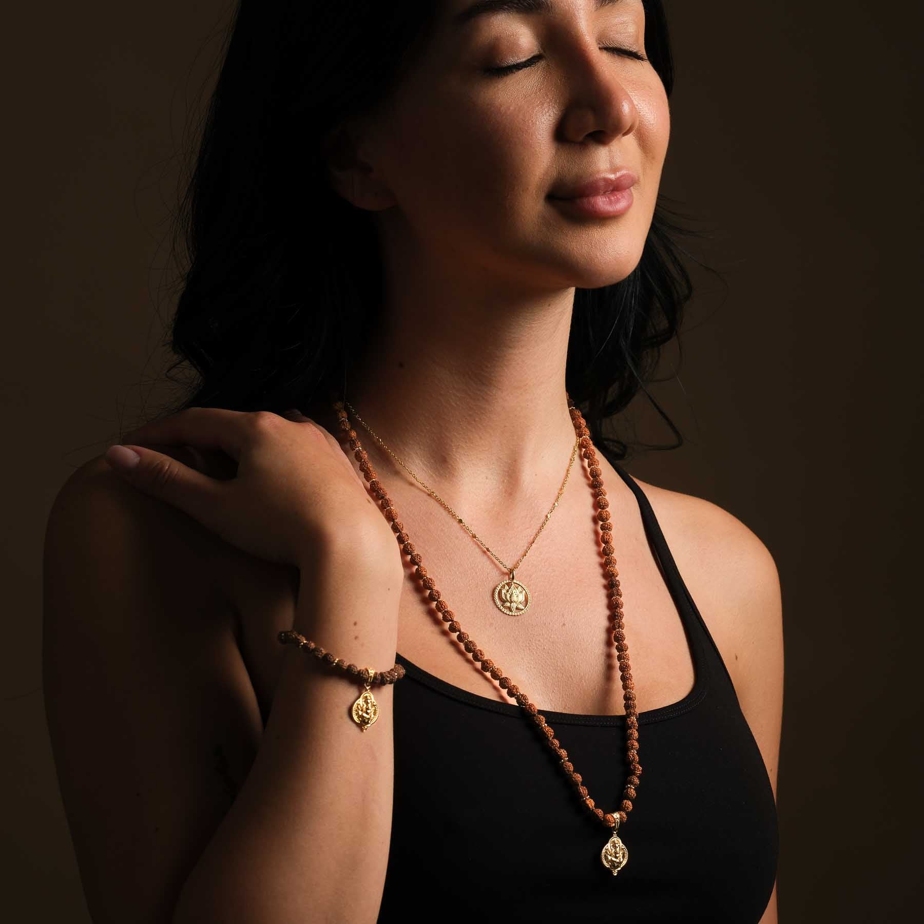 Halskette mit Lotus Anhänger gold