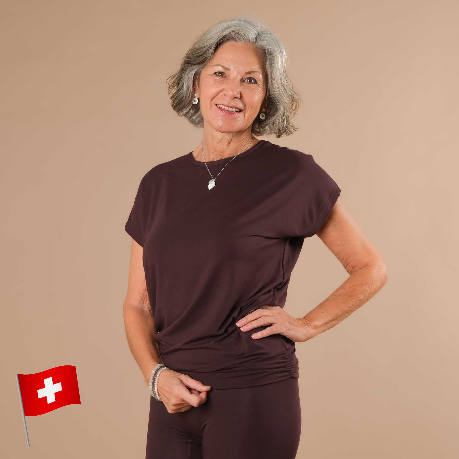 Yoga Shirt Comfy kurzarm nachhaltig in der Schweiz hergestellt aubergine