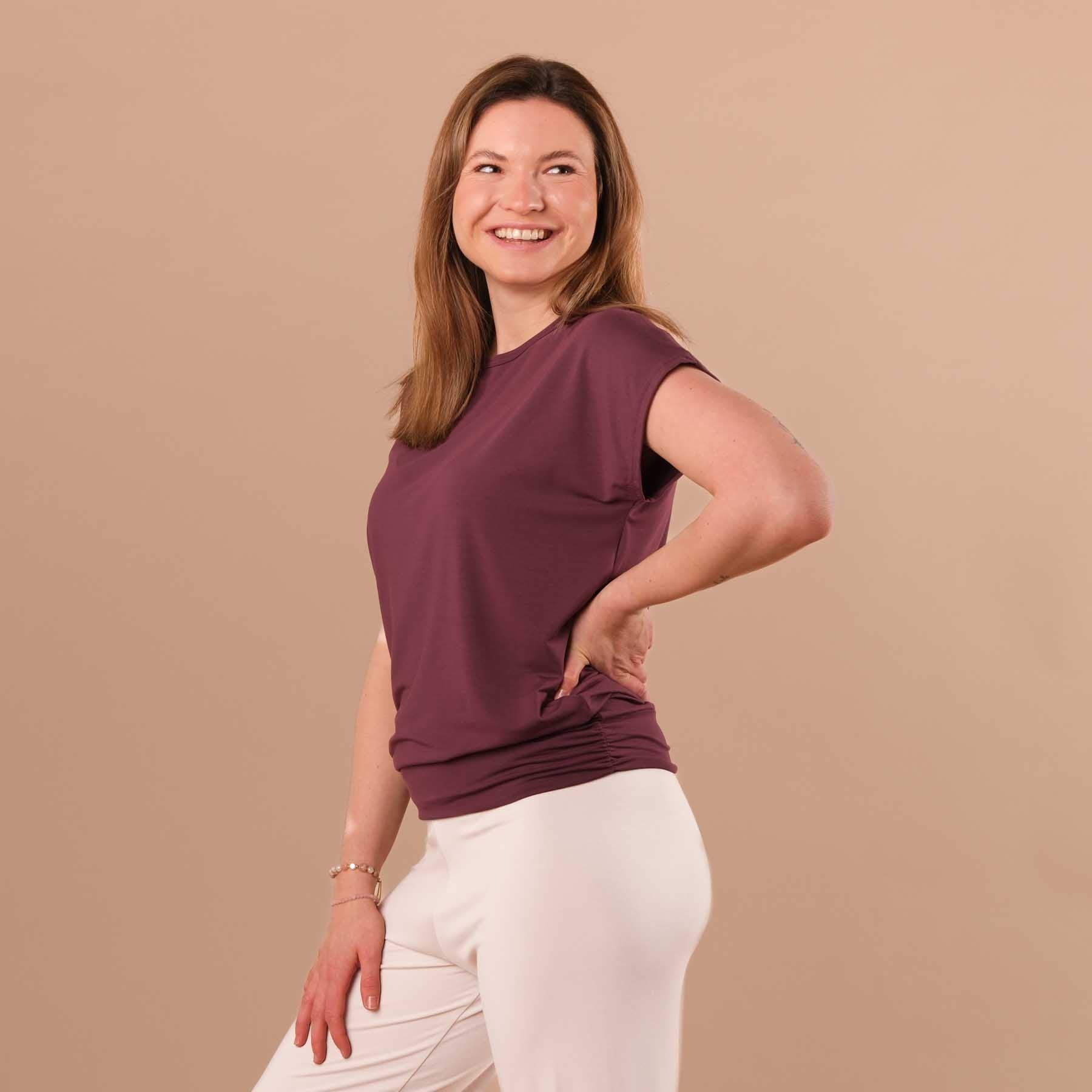 Yoga Shirt Comfy kurzarm nachhaltig in der Schweiz hergestellt berry