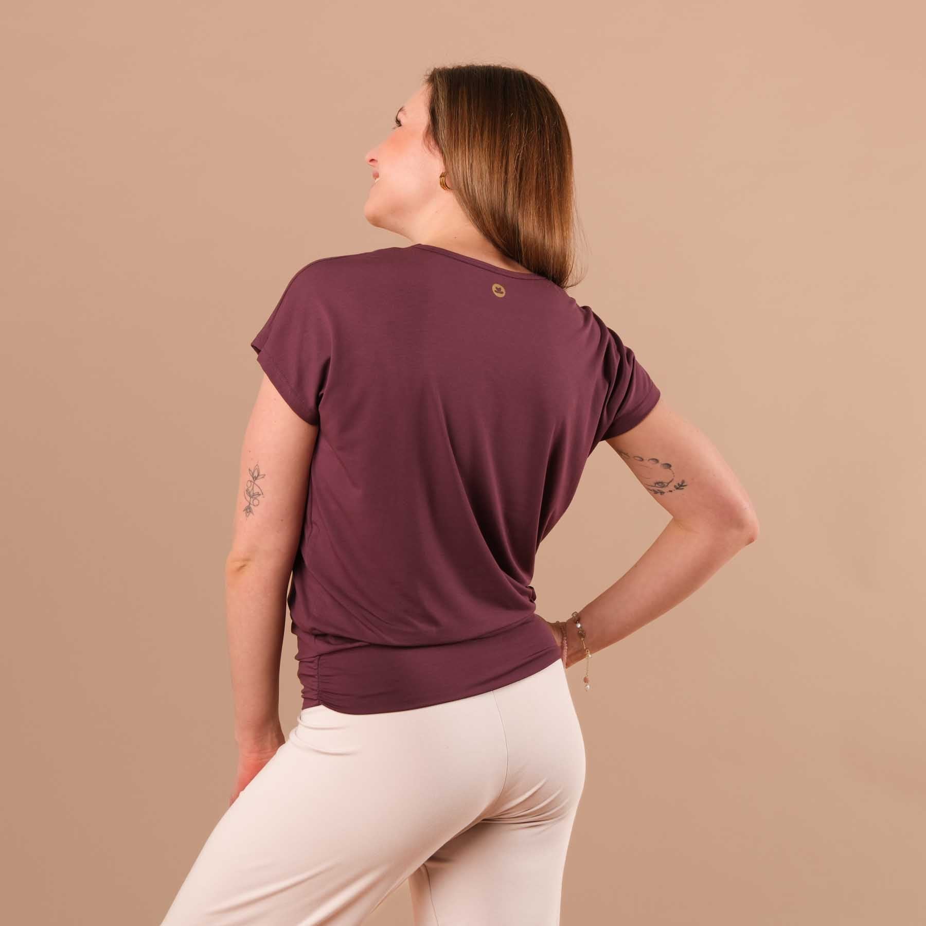 Yoga Shirt Comfy kurzarm nachhaltig in der Schweiz hergestellt berry