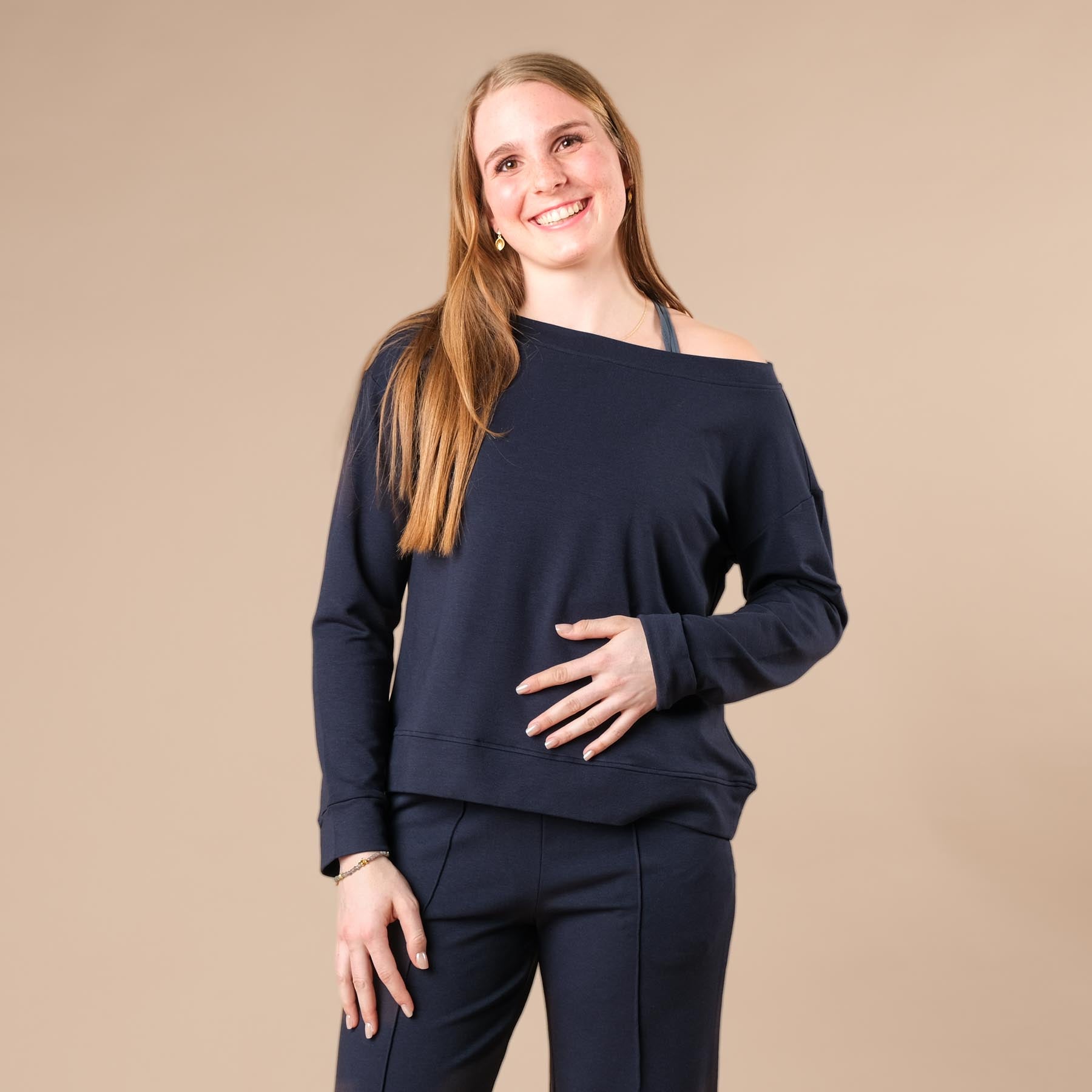 Pull à épaules dénudées, durable et confortable, bleu marine