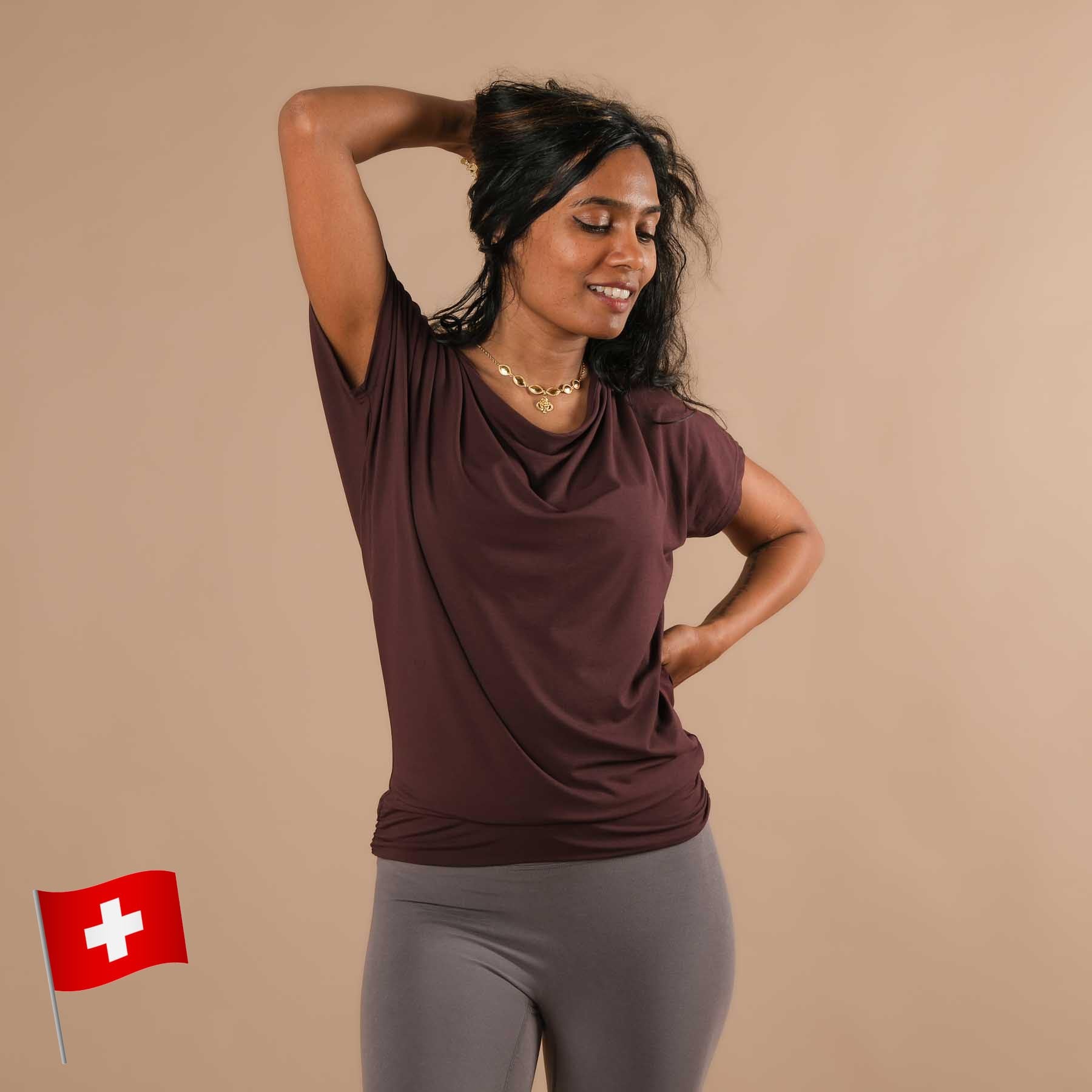 Yoga Wasserfallshirt aubergine, nachhaltiger Stoff, super bequem, in der Schweiz genäht