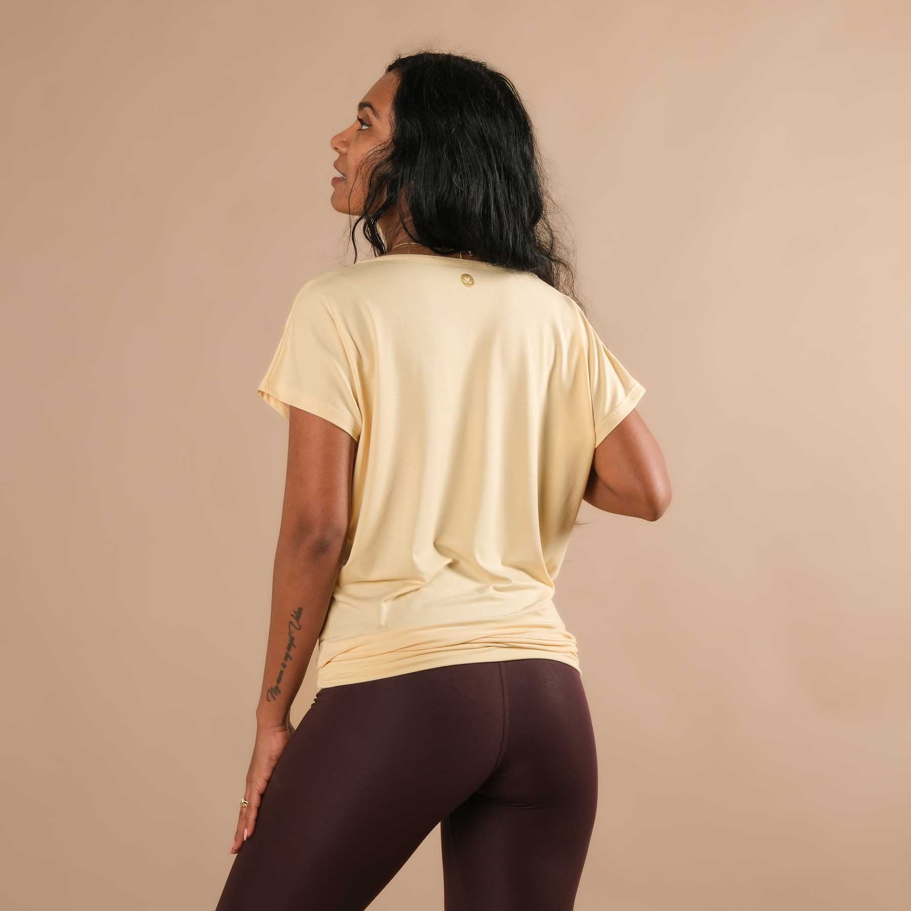 Yoga Wasserfallshirt butteryellow, nachhaltiger Stoff, super bequem, in der Schweiz genäht
