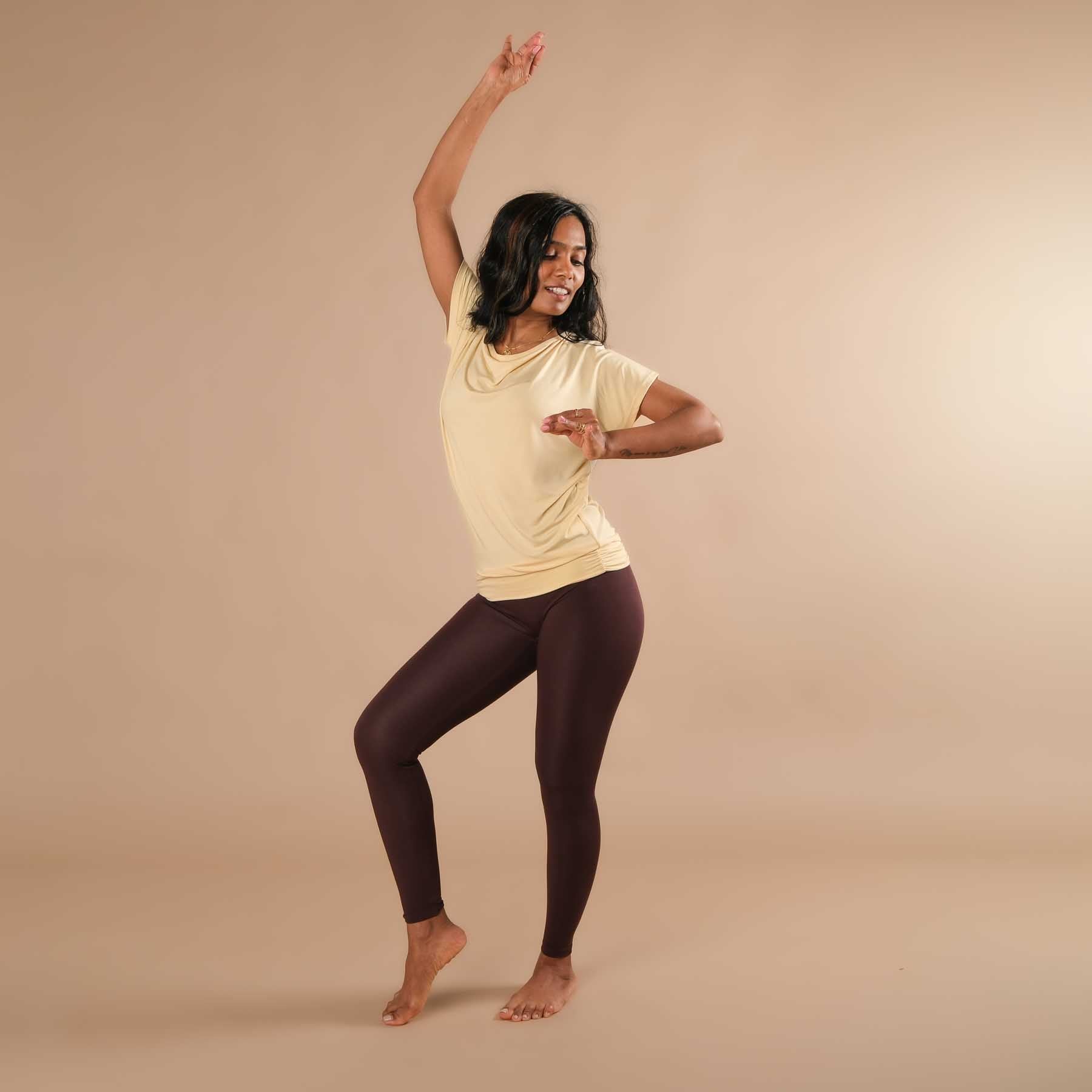 Yoga Wasserfallshirt butteryellow, nachhaltiger Stoff, super bequem, in der Schweiz genäht