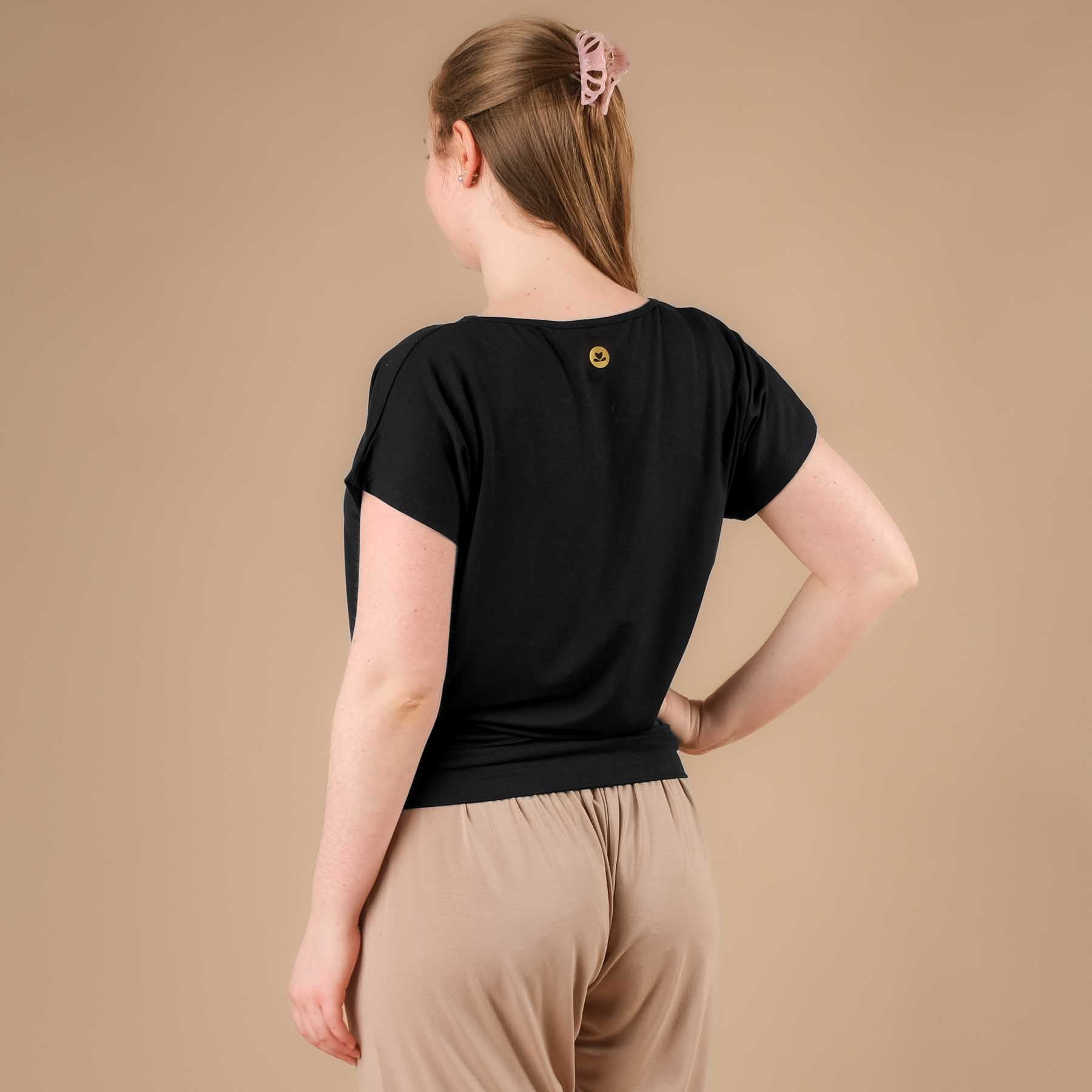 Yoga Wasserfallshirt schwarz, nachhaltiger Stoff, super bequem, in der Schweiz genäht