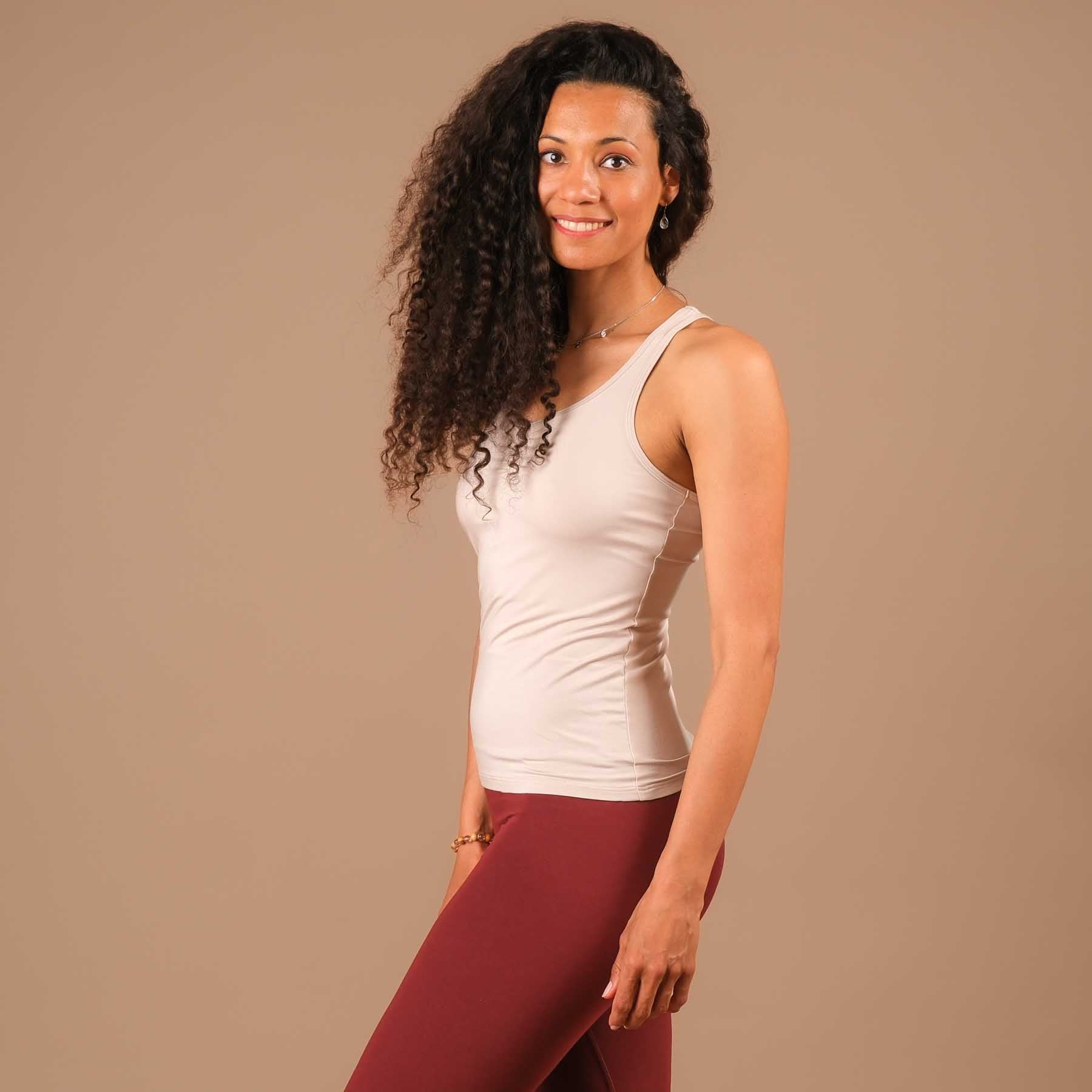 Nachhaltiges Yoga Tank Top Comfy gerafft schwarz made in Switzerland sand