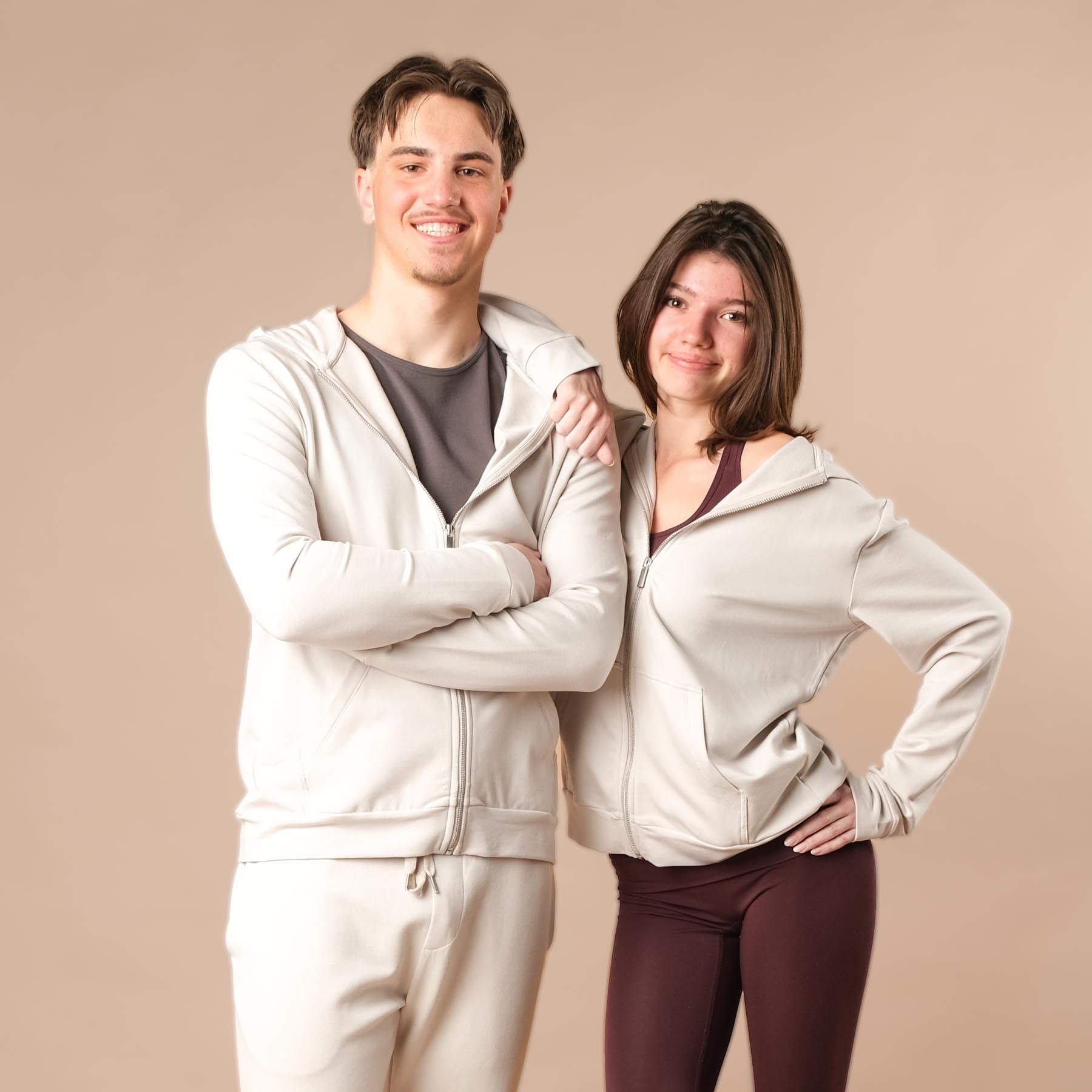 Hoodie mit Reissverschluss unisex nachhaltig aus Baumwolle und Modal ecru