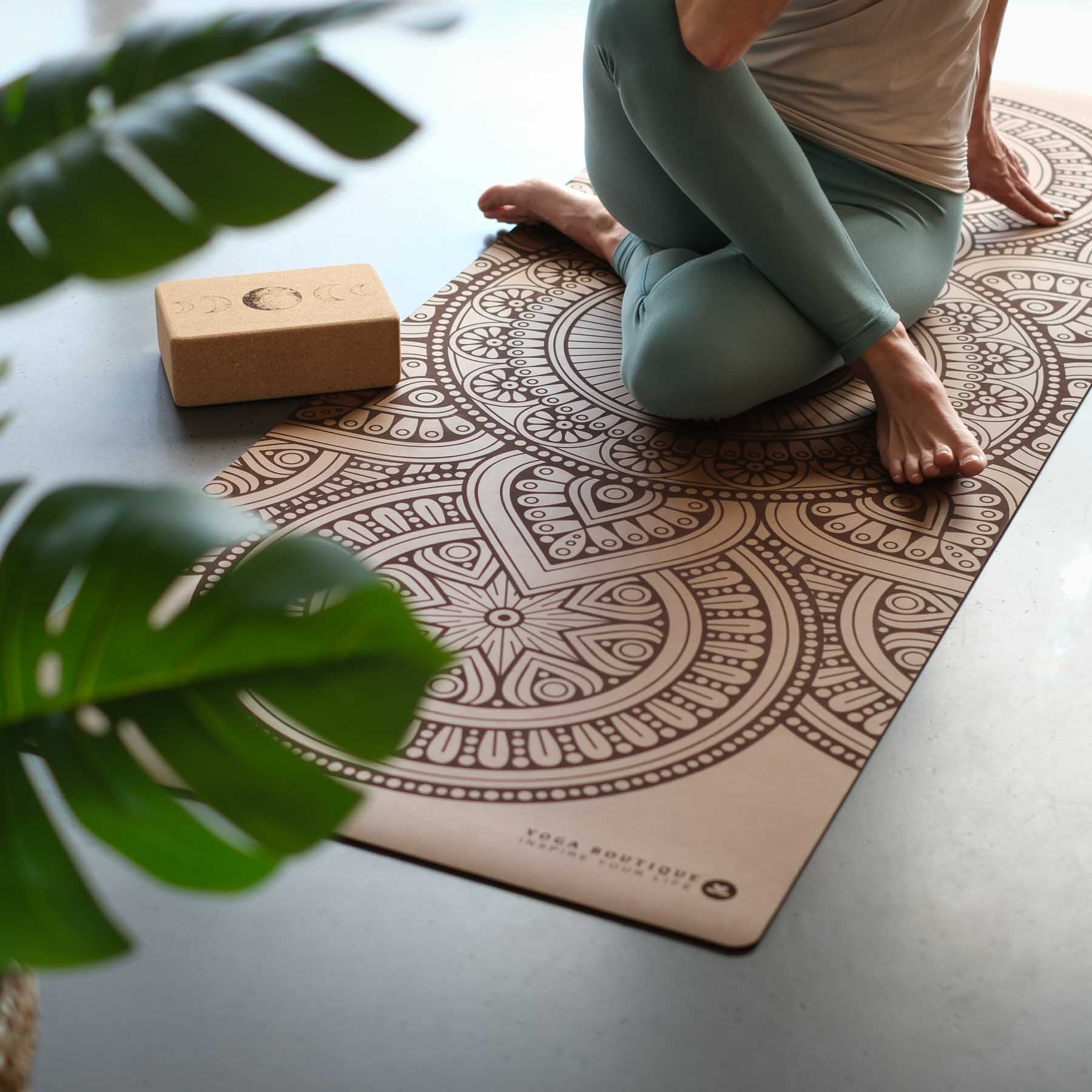 Yogamatte SuperGrip 2.0 Mandala sehr rutschfeste Yogamatte coffee aus Naturkautschuk mit guter Halt