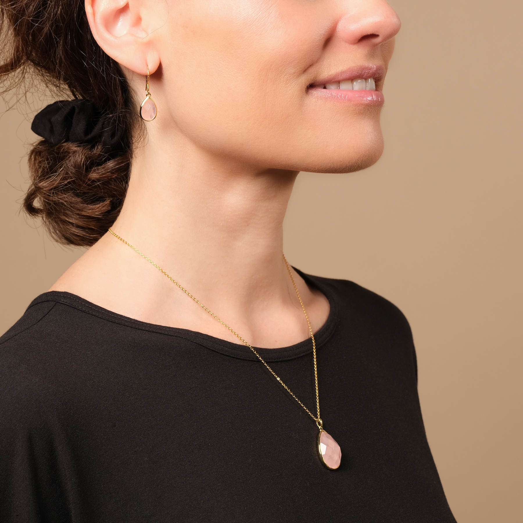 Yoga Schmuck Halskette mit Rosenquarz Anhänger Facettenschliff gold