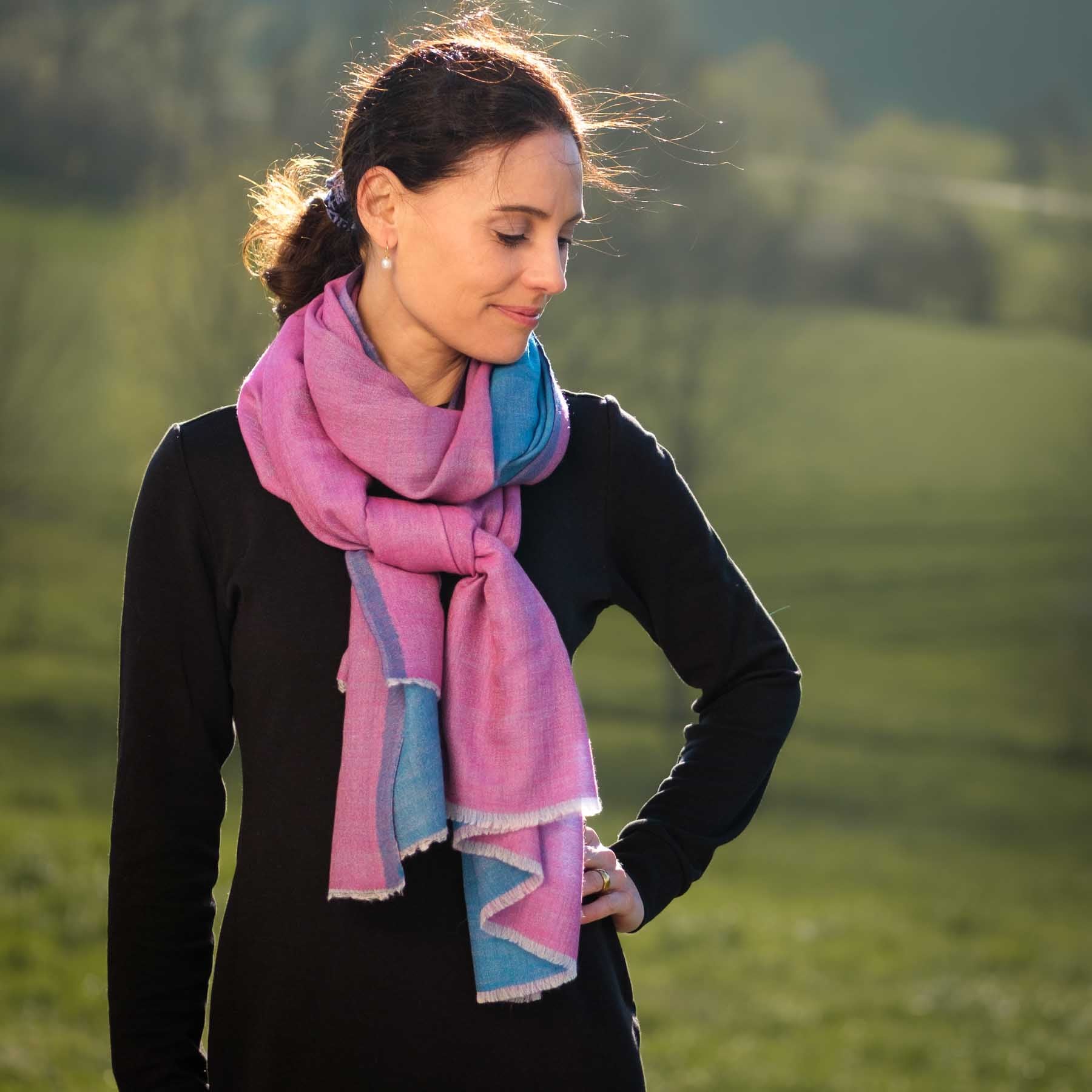Halstuch Schal Feinwolle blau rosa double