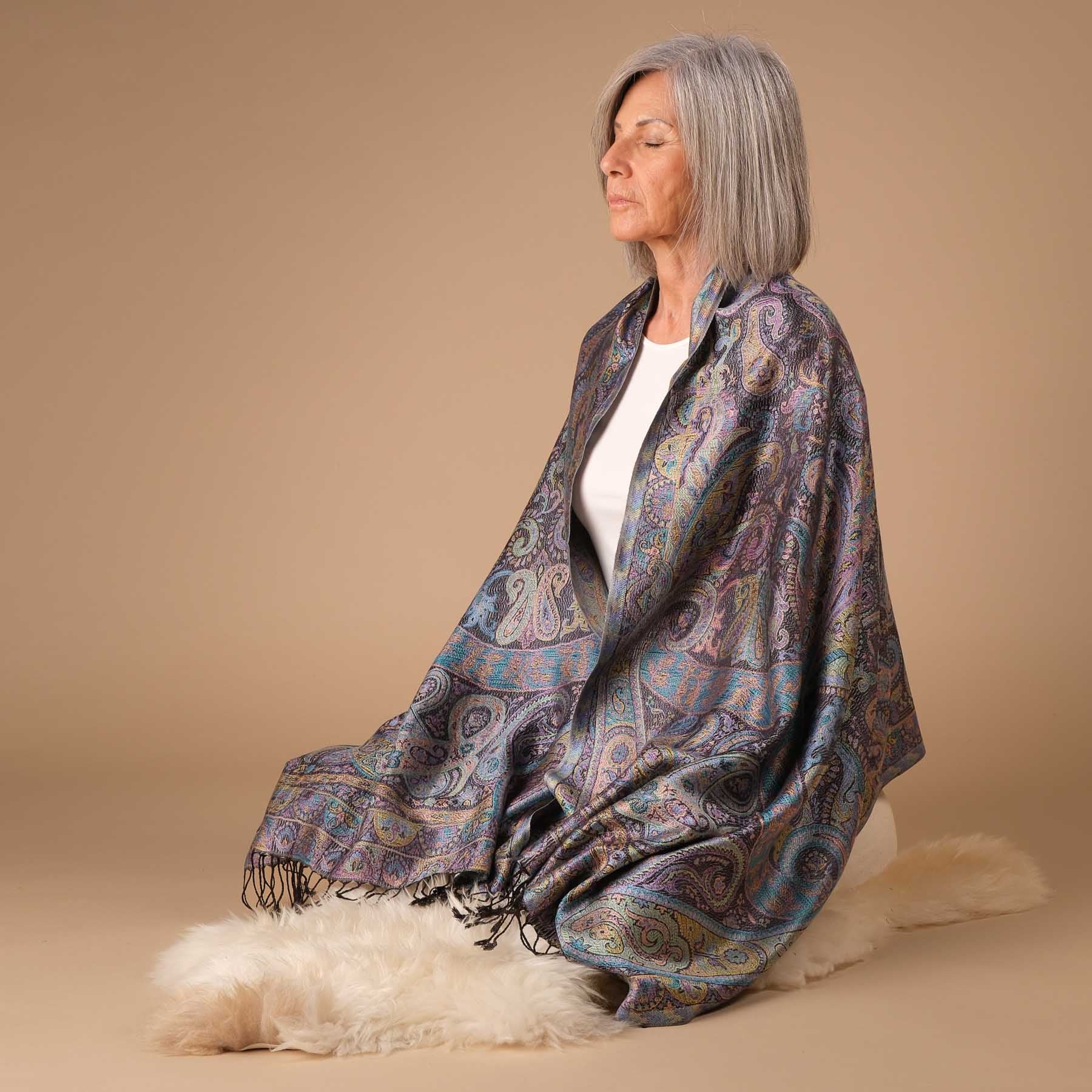 Meditationstuch Schal Seide Kalkutta mit indischen Ornamenten