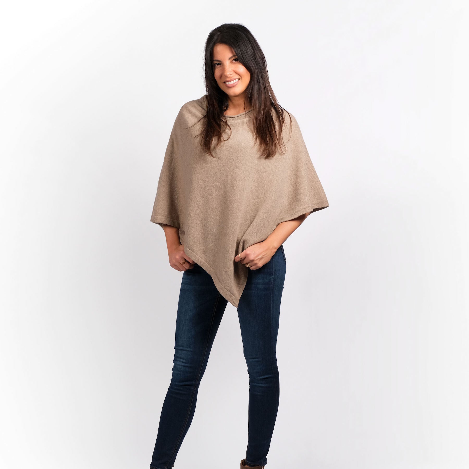 Nachhaltiger Kaschmir Poncho beige