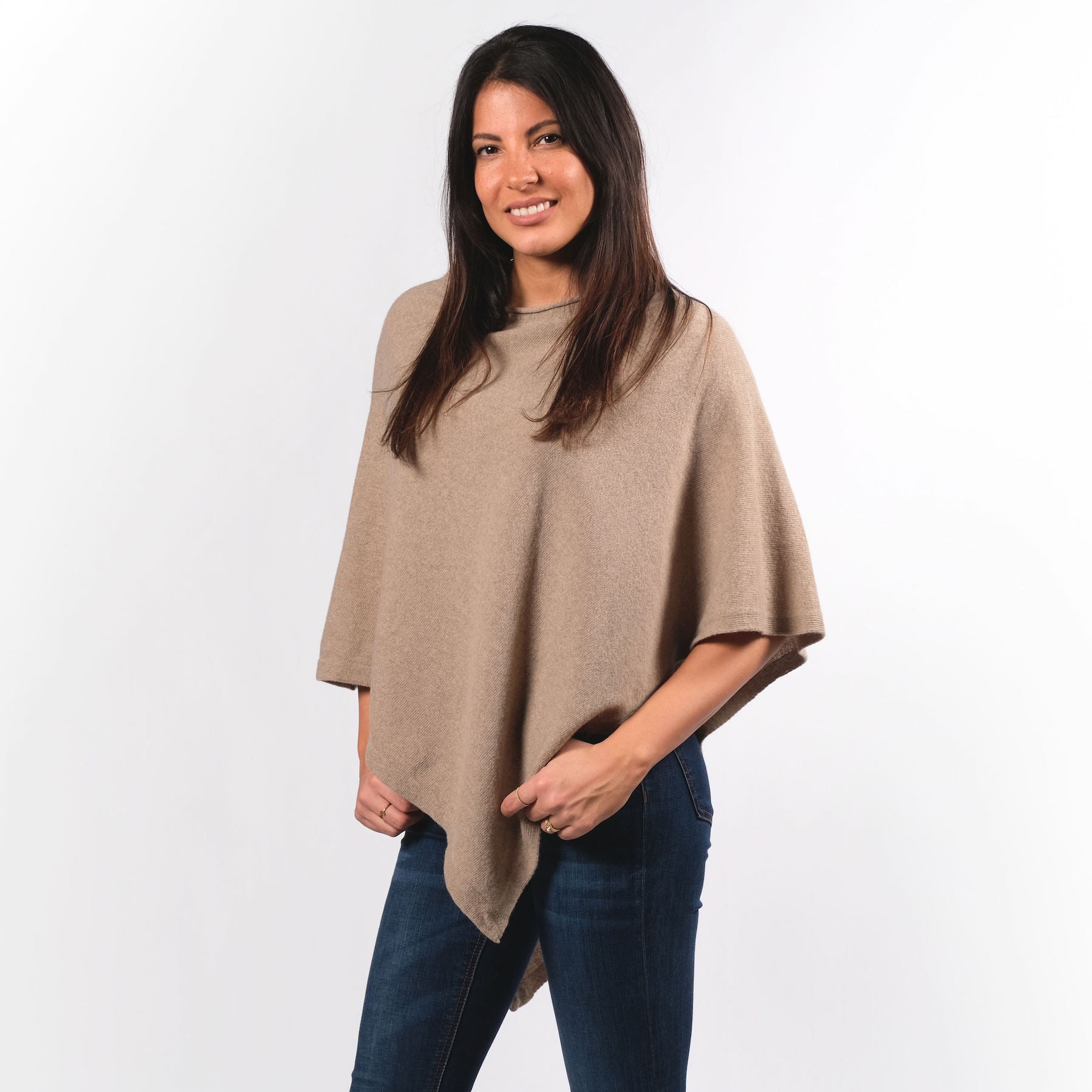 Nachhaltiger Kaschmir Poncho beige