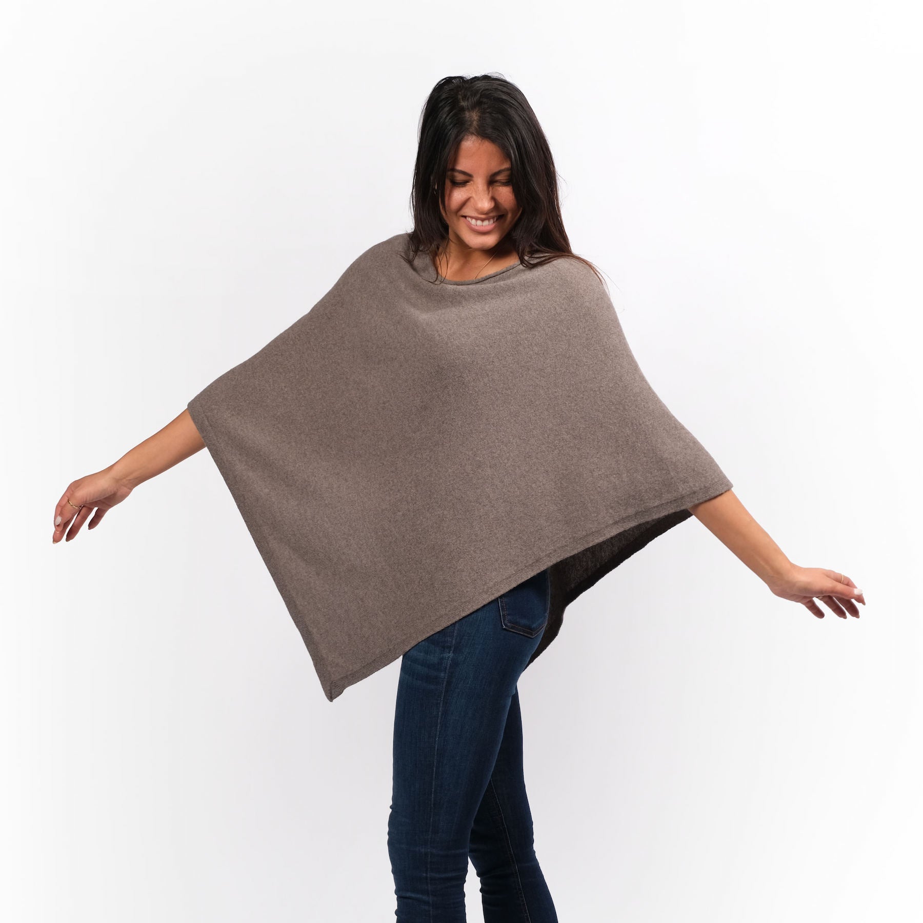 Nachhaltiger Kaschmir Poncho taupe