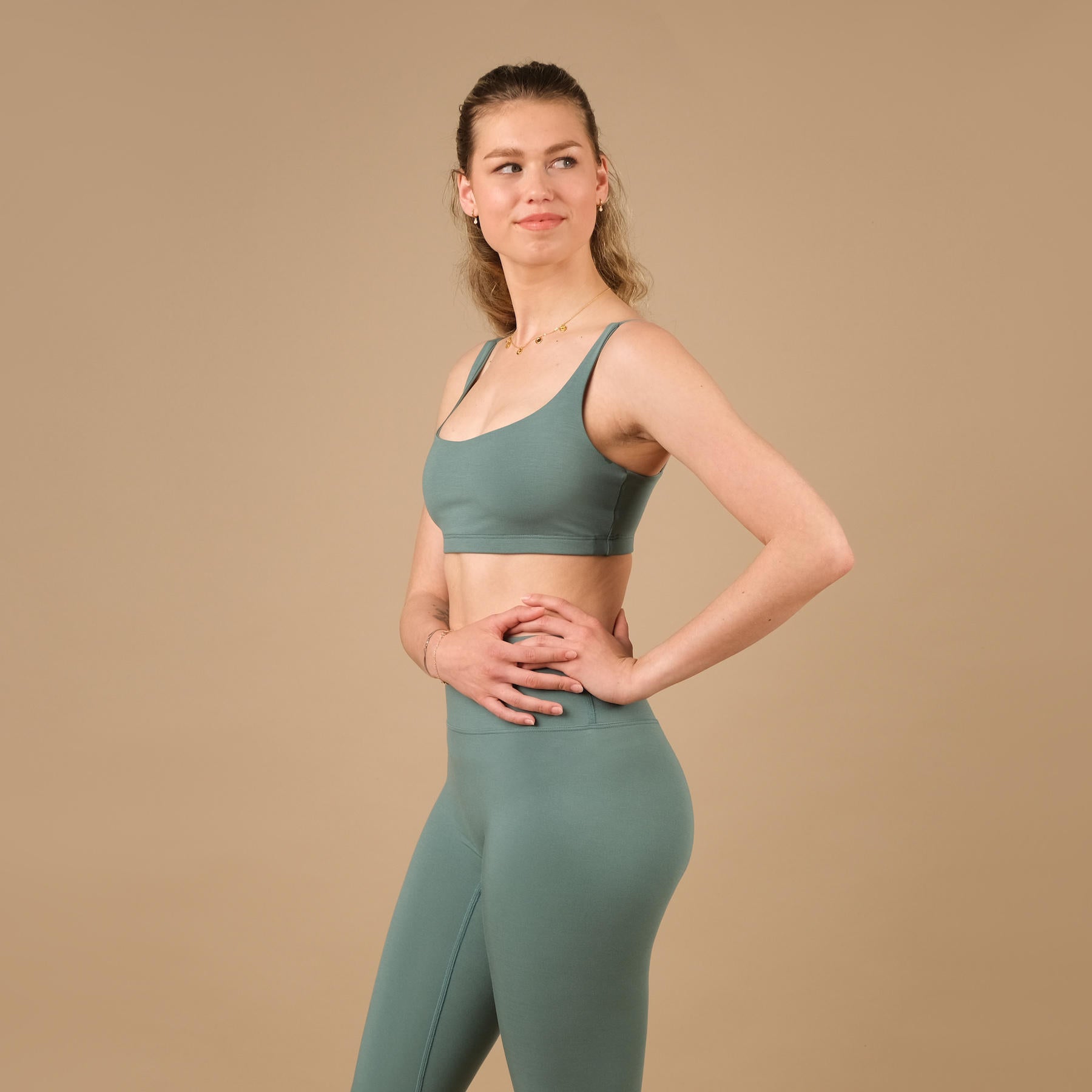 Yoga Bra Top Comfy petrol, nachhaltig, in der Schweiz hergestellt, aus biologisch abbaubarem Stoff, super bequem